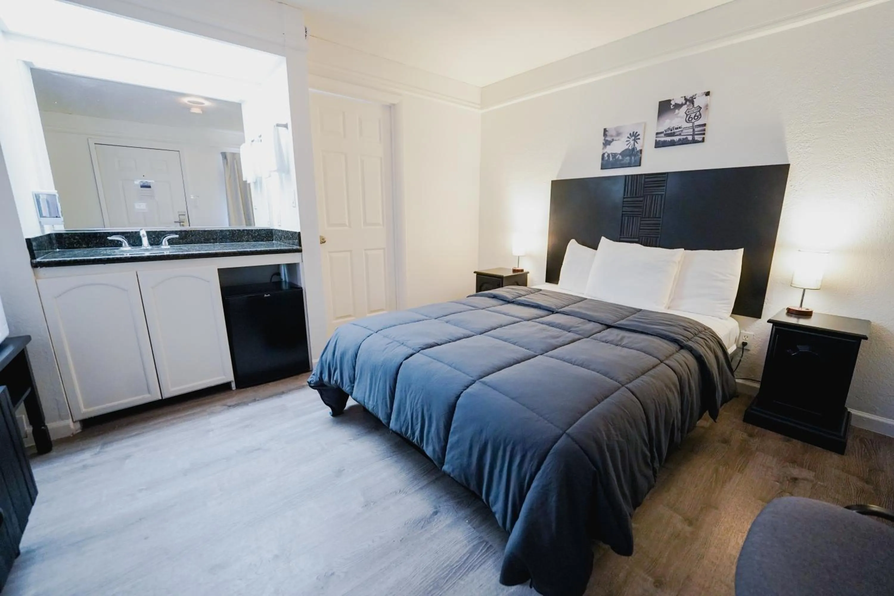 Bed in Rim Country Inn Payson