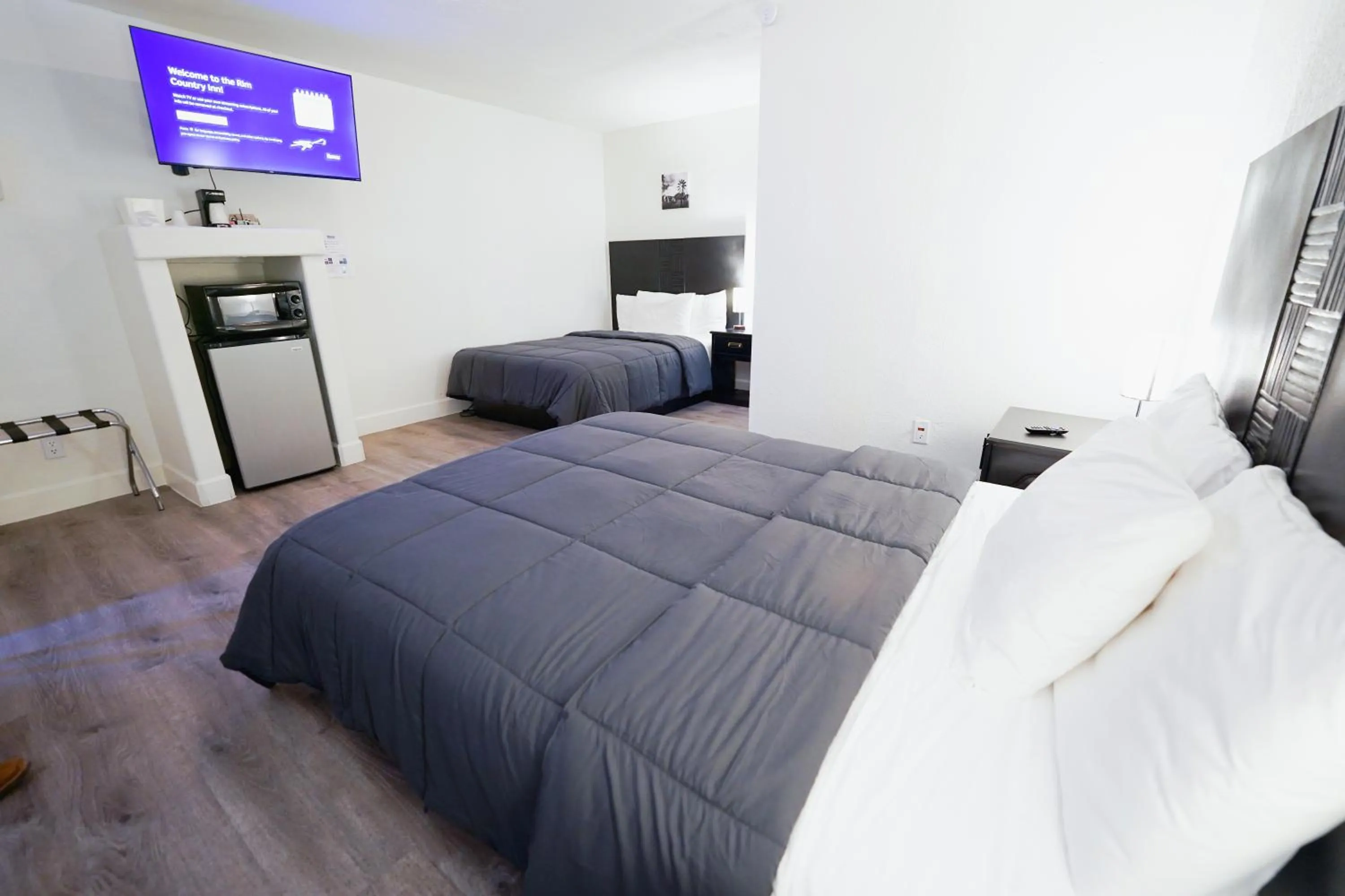 Bed in Rim Country Inn Payson