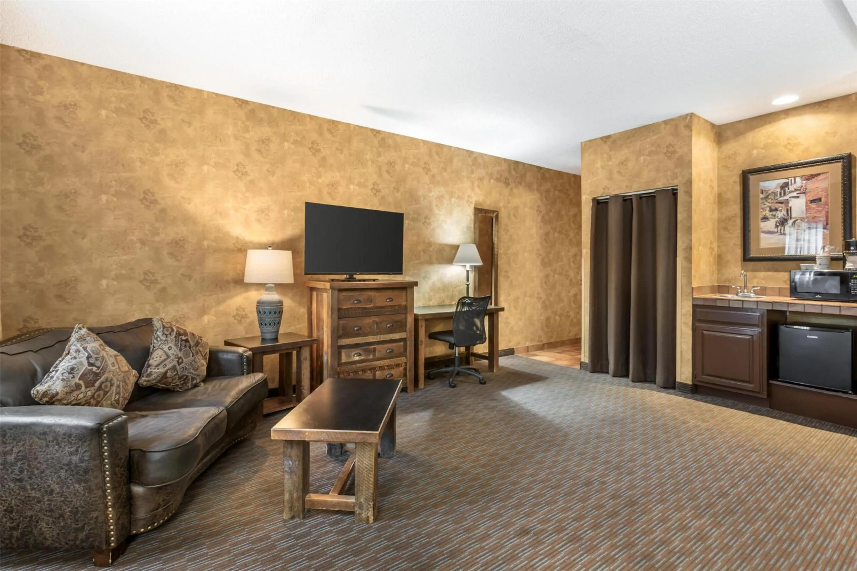 Bedroom in Best Western Plus Inn of Santa Fe