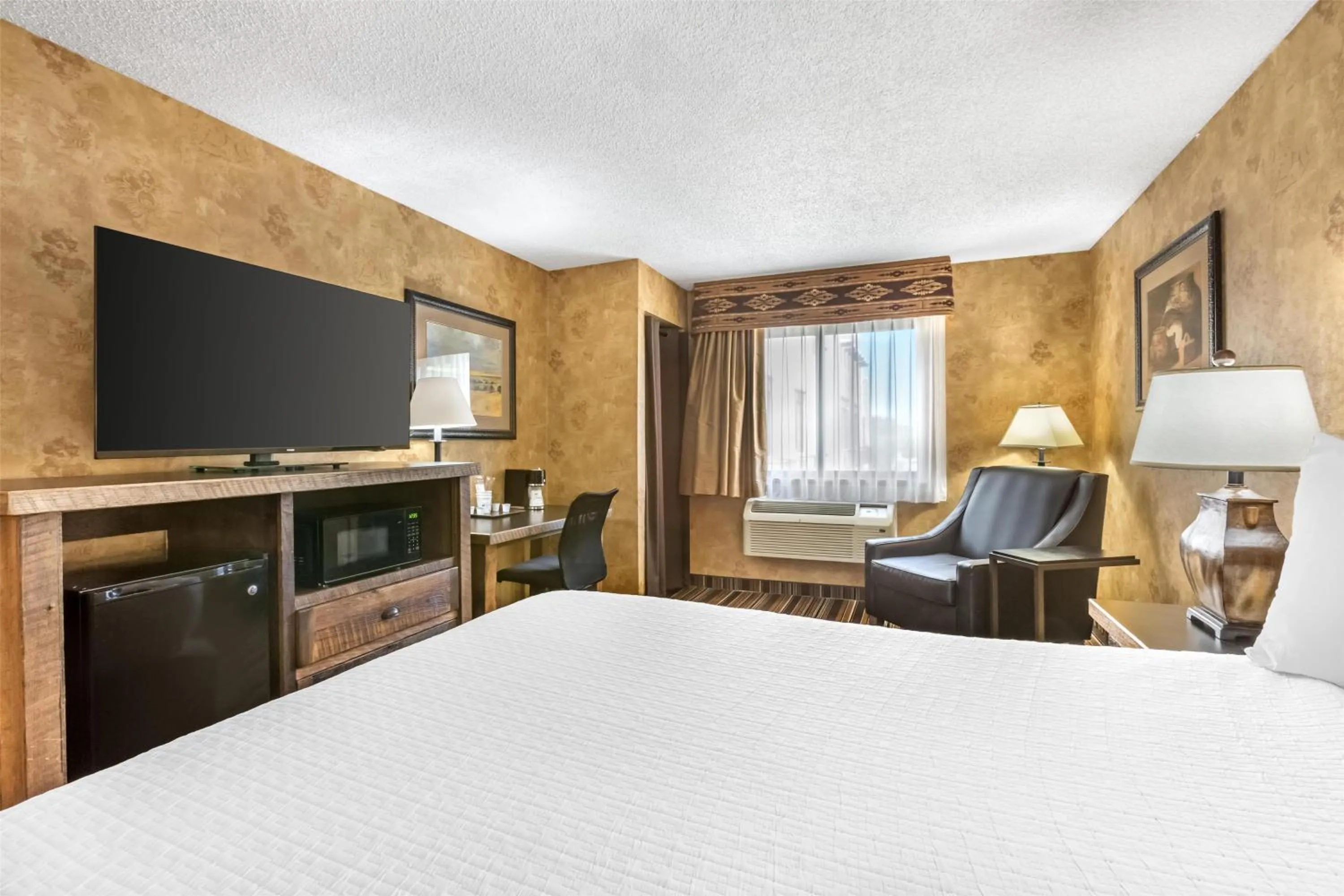 Bedroom, Bed in Best Western Plus Inn of Santa Fe