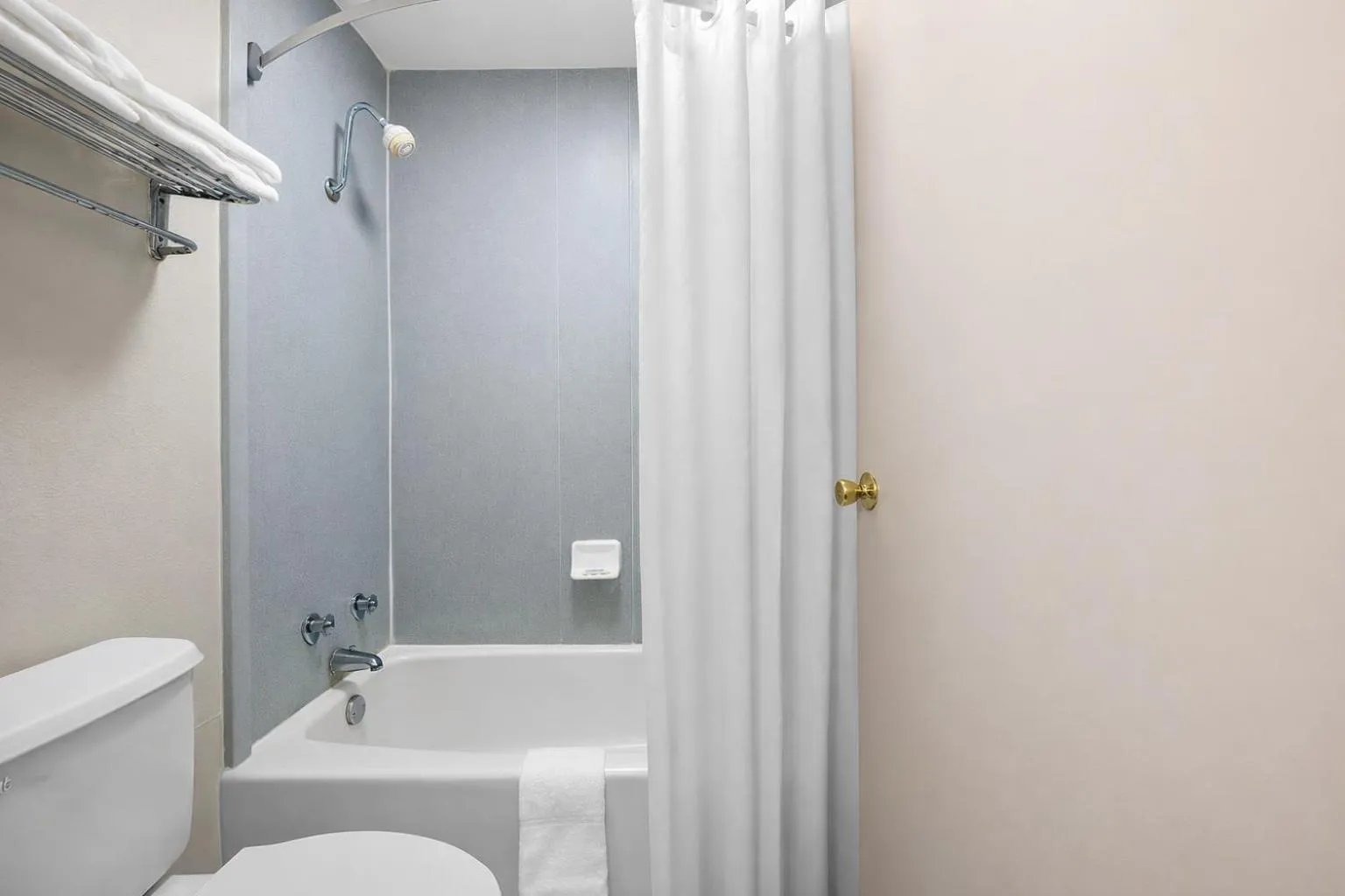 Shower in Hotel Francis