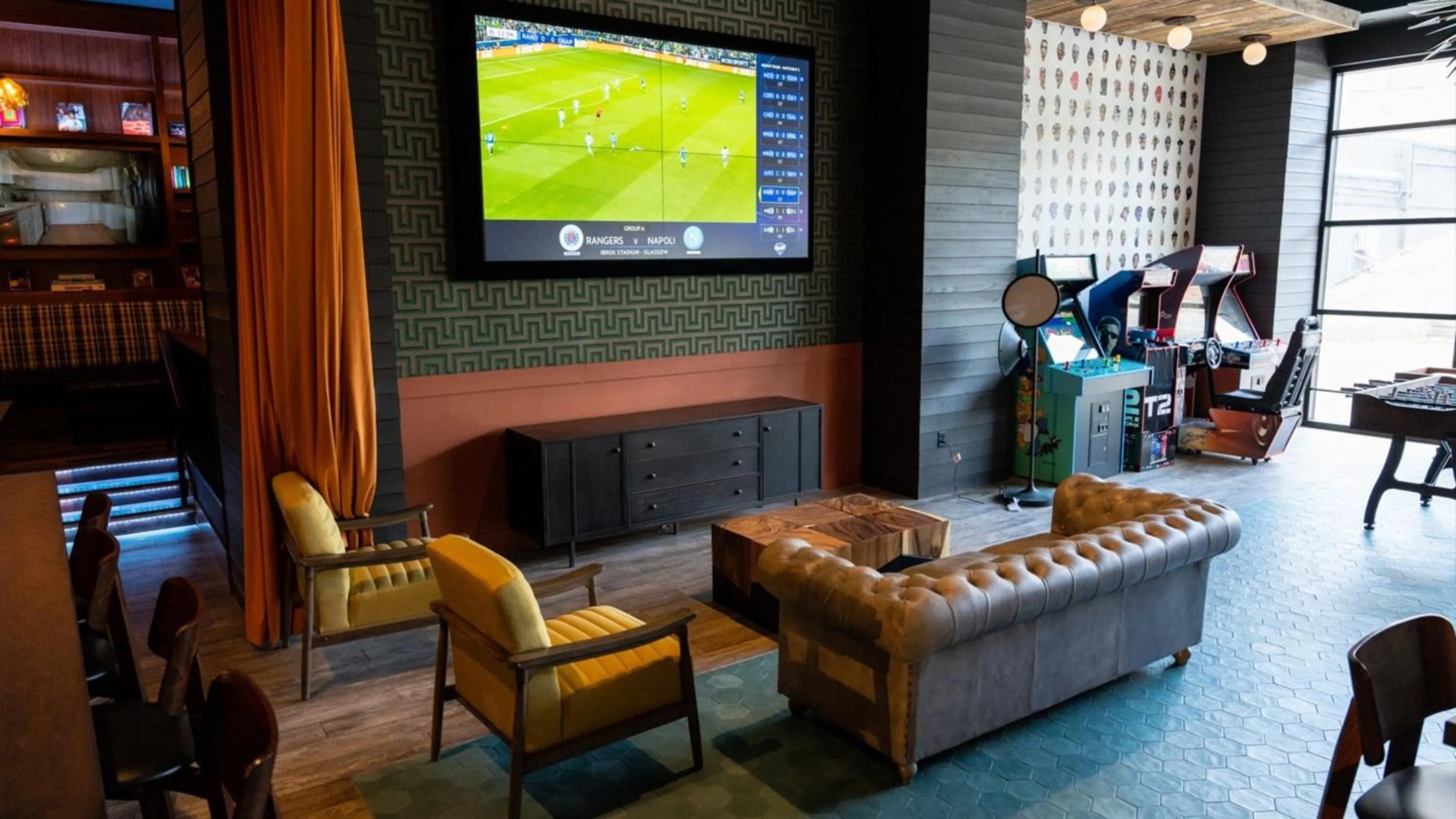 Restaurant/places to eat in Holiday Inn & Suites Nashville Downtown Broadway