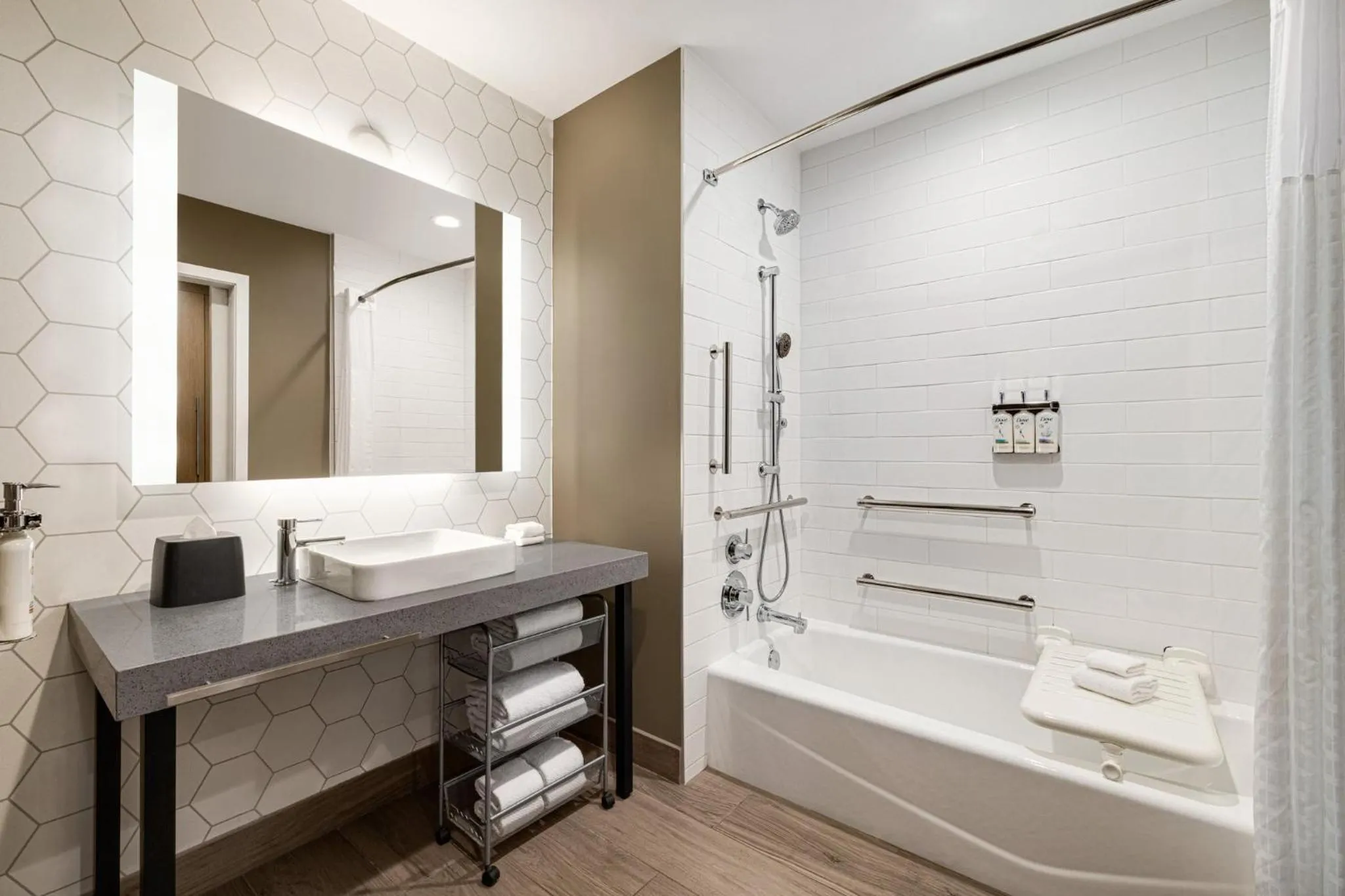 Bathroom in Holiday Inn & Suites Nashville Downtown Broadway