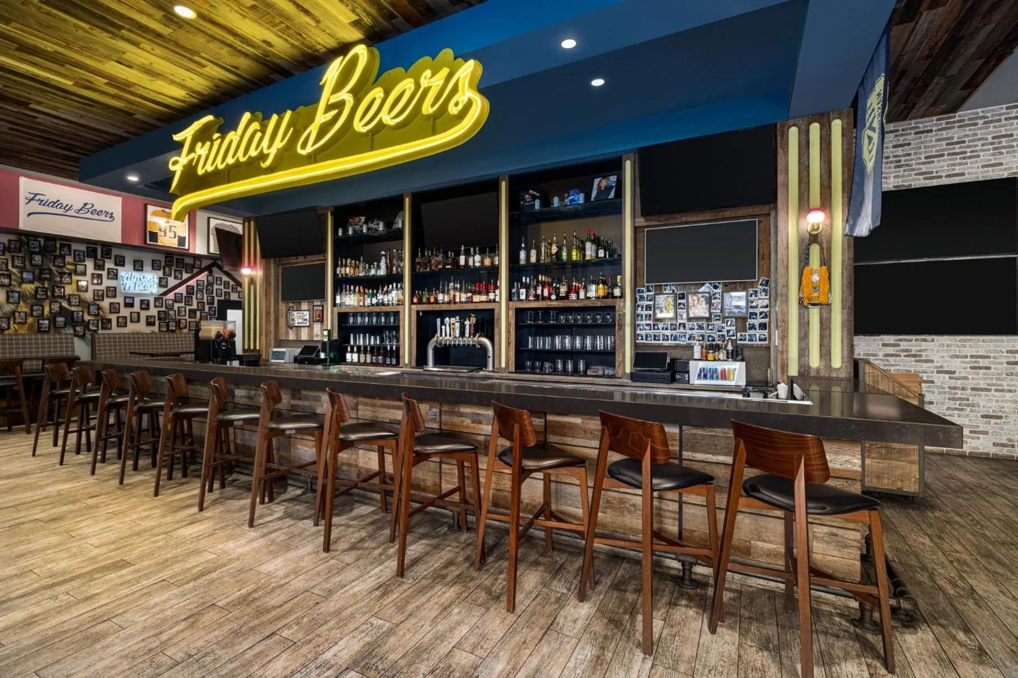 Restaurant/places to eat in Holiday Inn & Suites Nashville Downtown Broadway