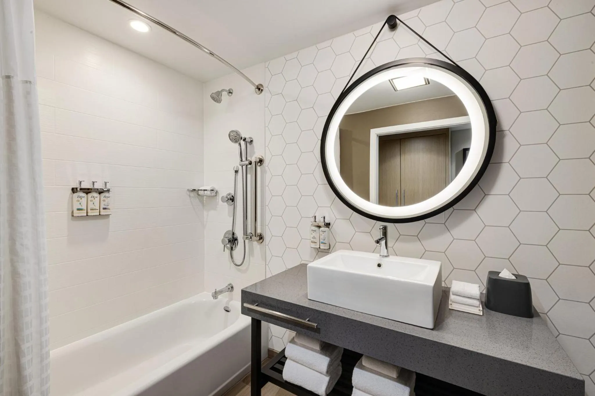 Bathroom in Holiday Inn & Suites Nashville Downtown Broadway