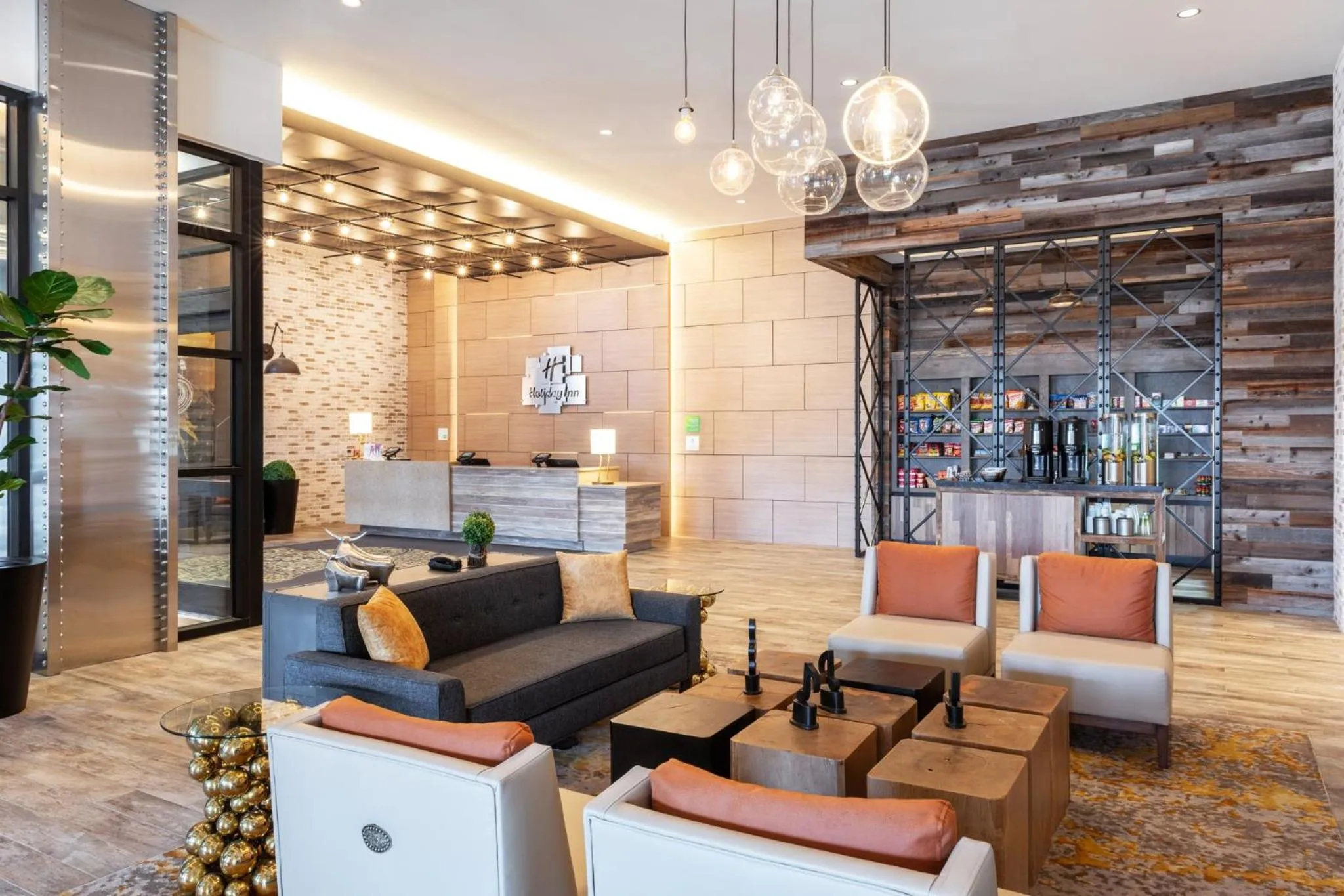 Property building in Holiday Inn & Suites Nashville Downtown Broadway