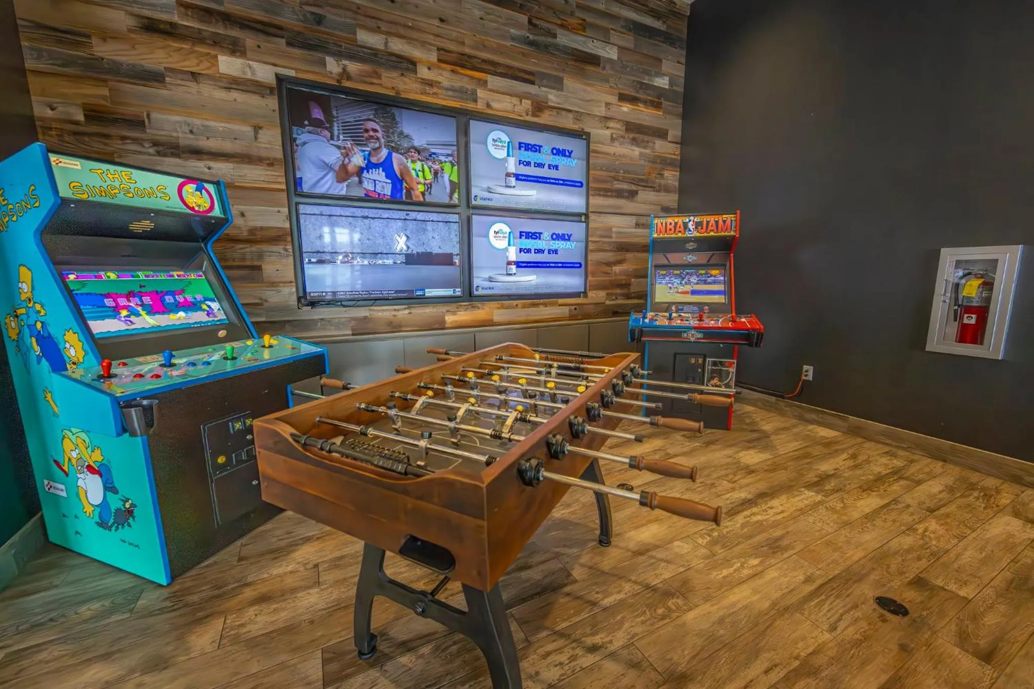 Game Room in Holiday Inn & Suites Nashville Downtown Broadway