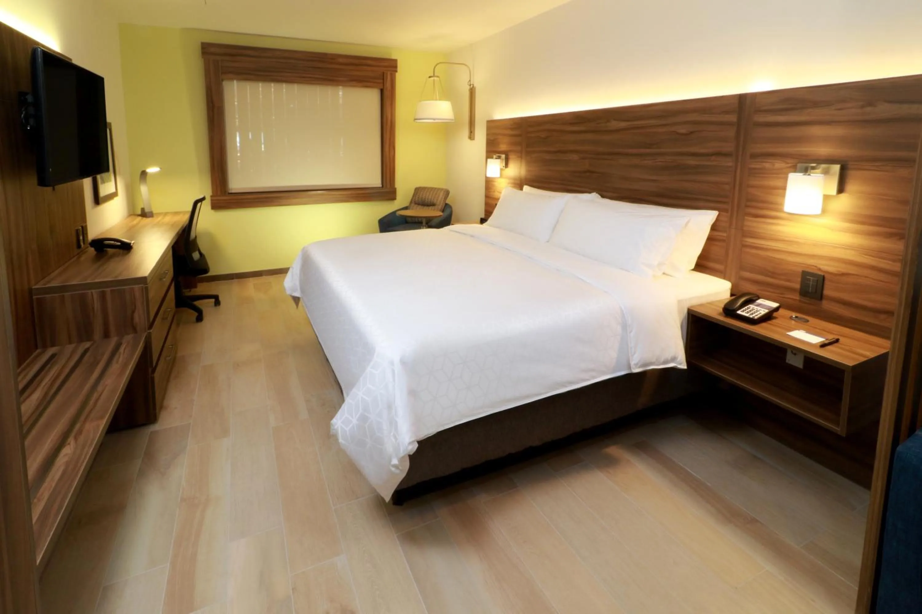 Photo of the whole room, Bed in Holiday Inn Express & Suites - Playa del Carmen by IHG