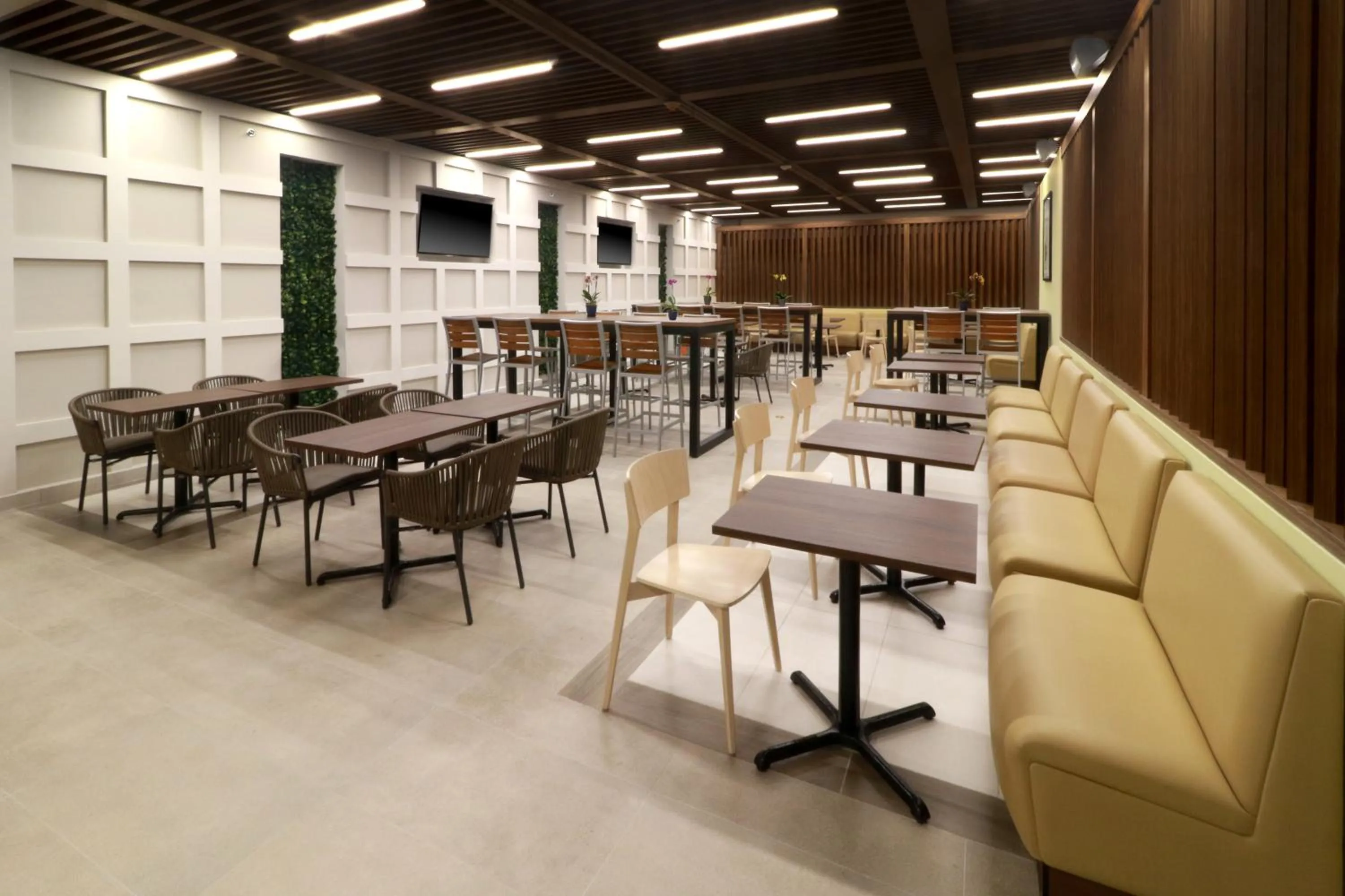 Breakfast in Holiday Inn Express & Suites - Playa del Carmen by IHG