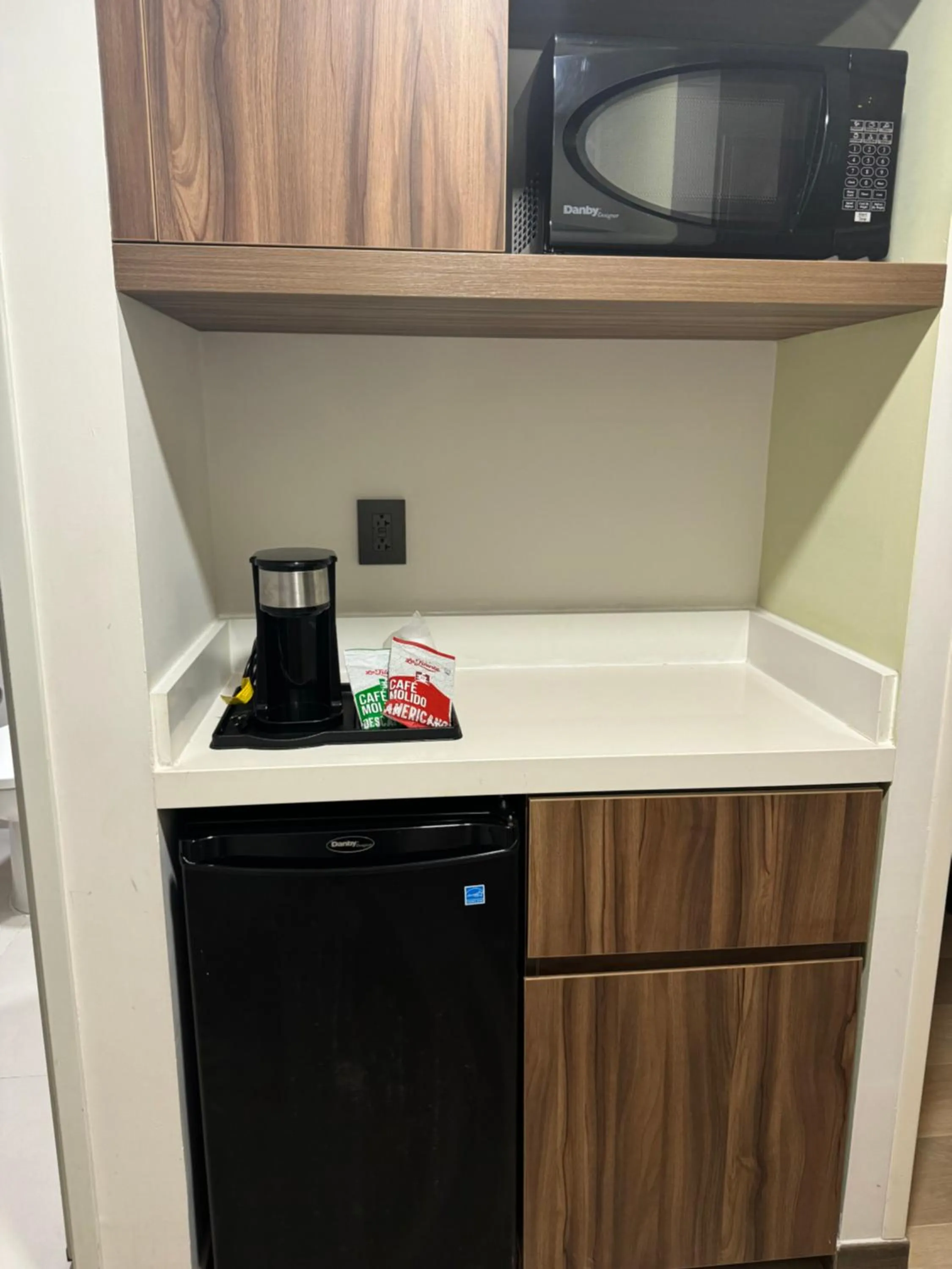 Coffee/tea facilities in Holiday Inn Express & Suites - Playa del Carmen by IHG