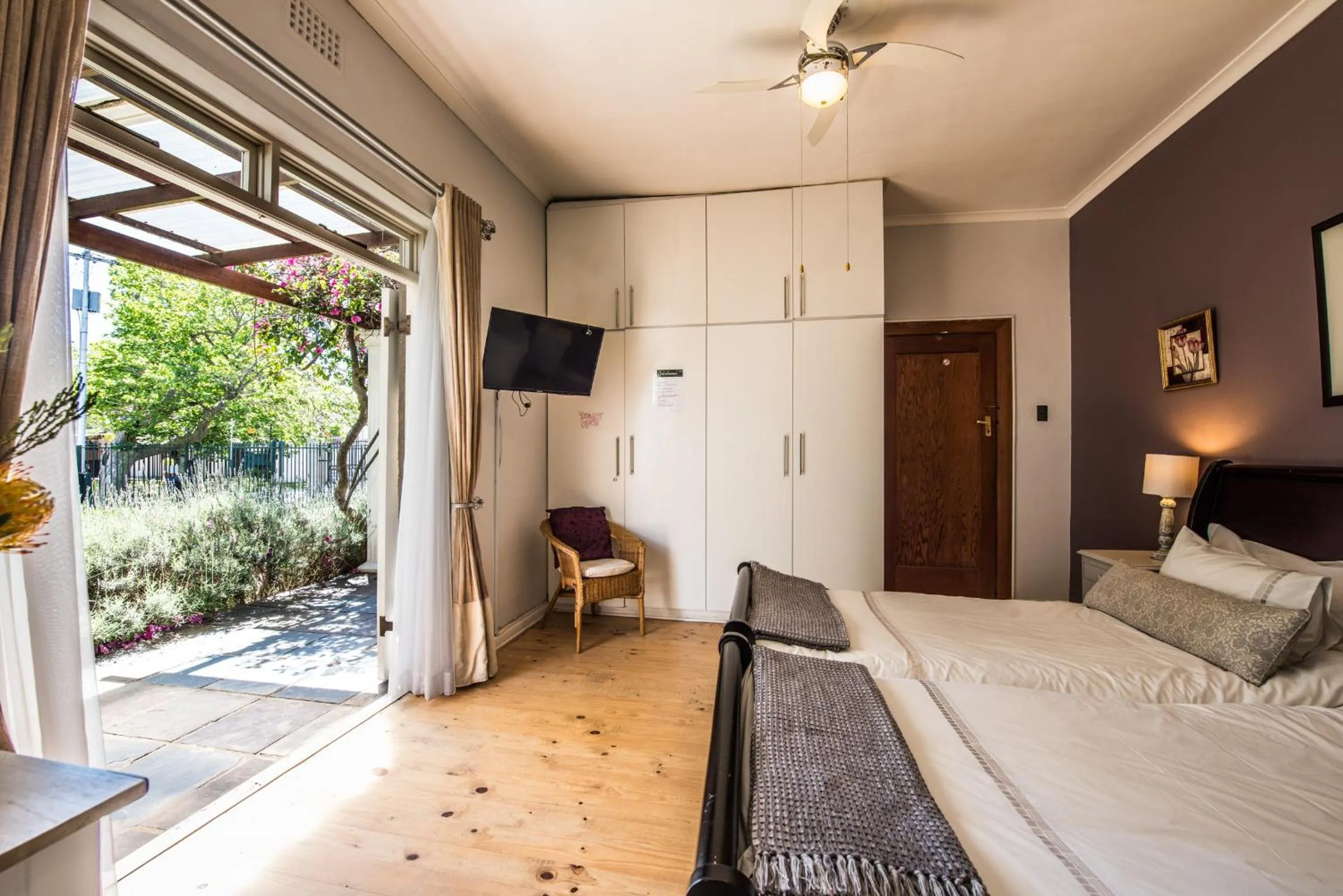 Bed in Greenlawns B&B