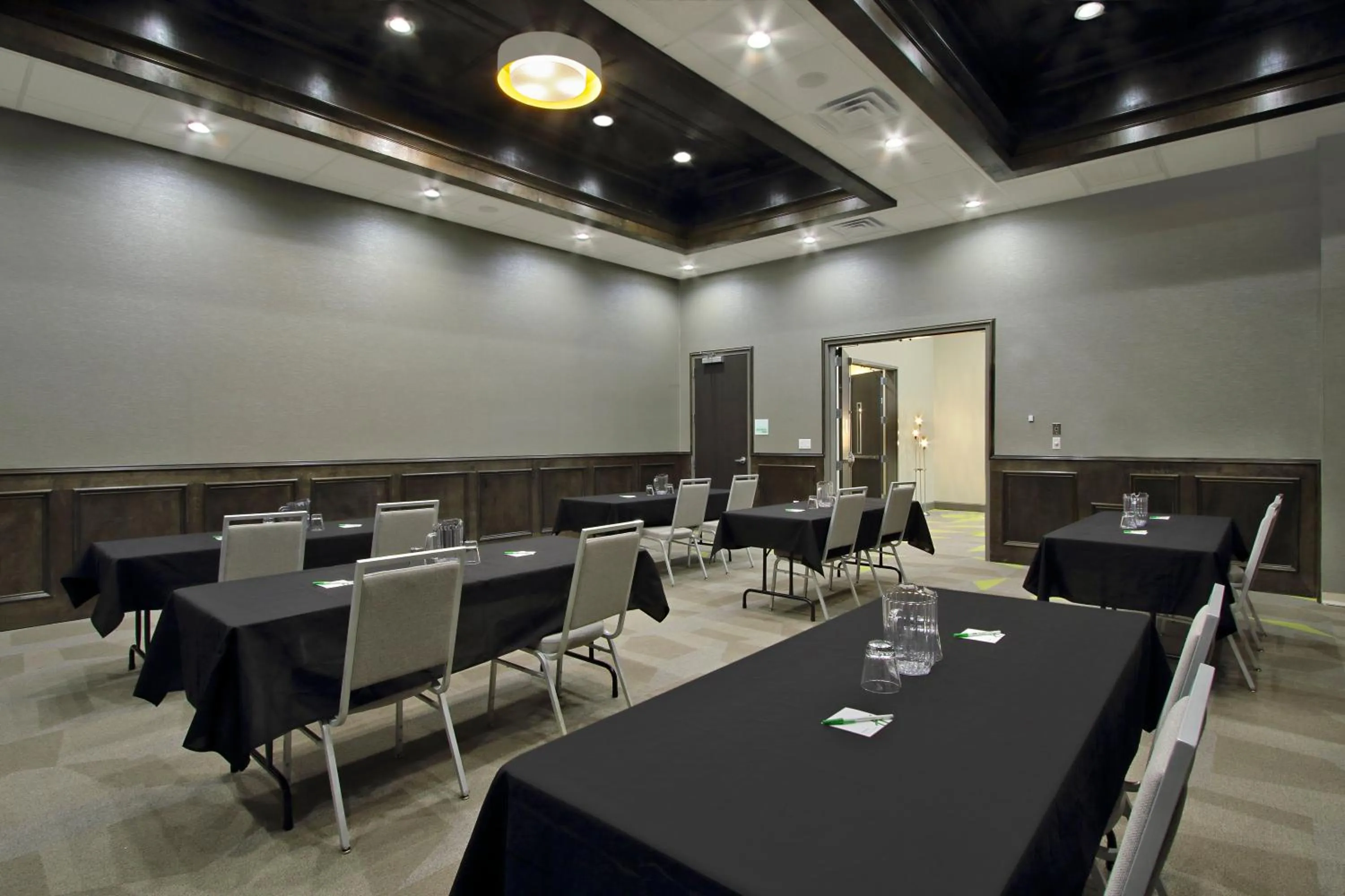 Meeting/conference room in Holiday Inn Hattiesburg - North by IHG