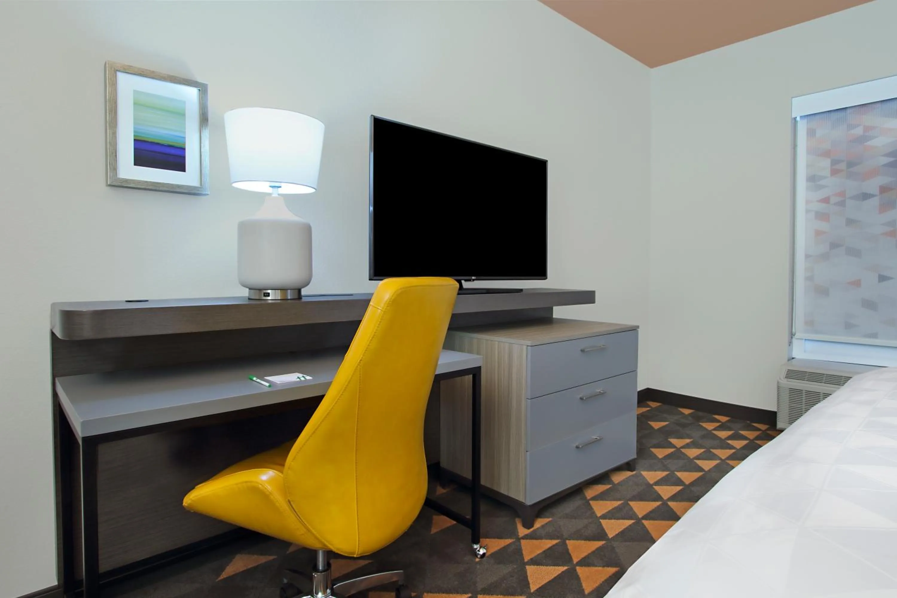 TV and multimedia, Bed in Holiday Inn Hattiesburg - North by IHG