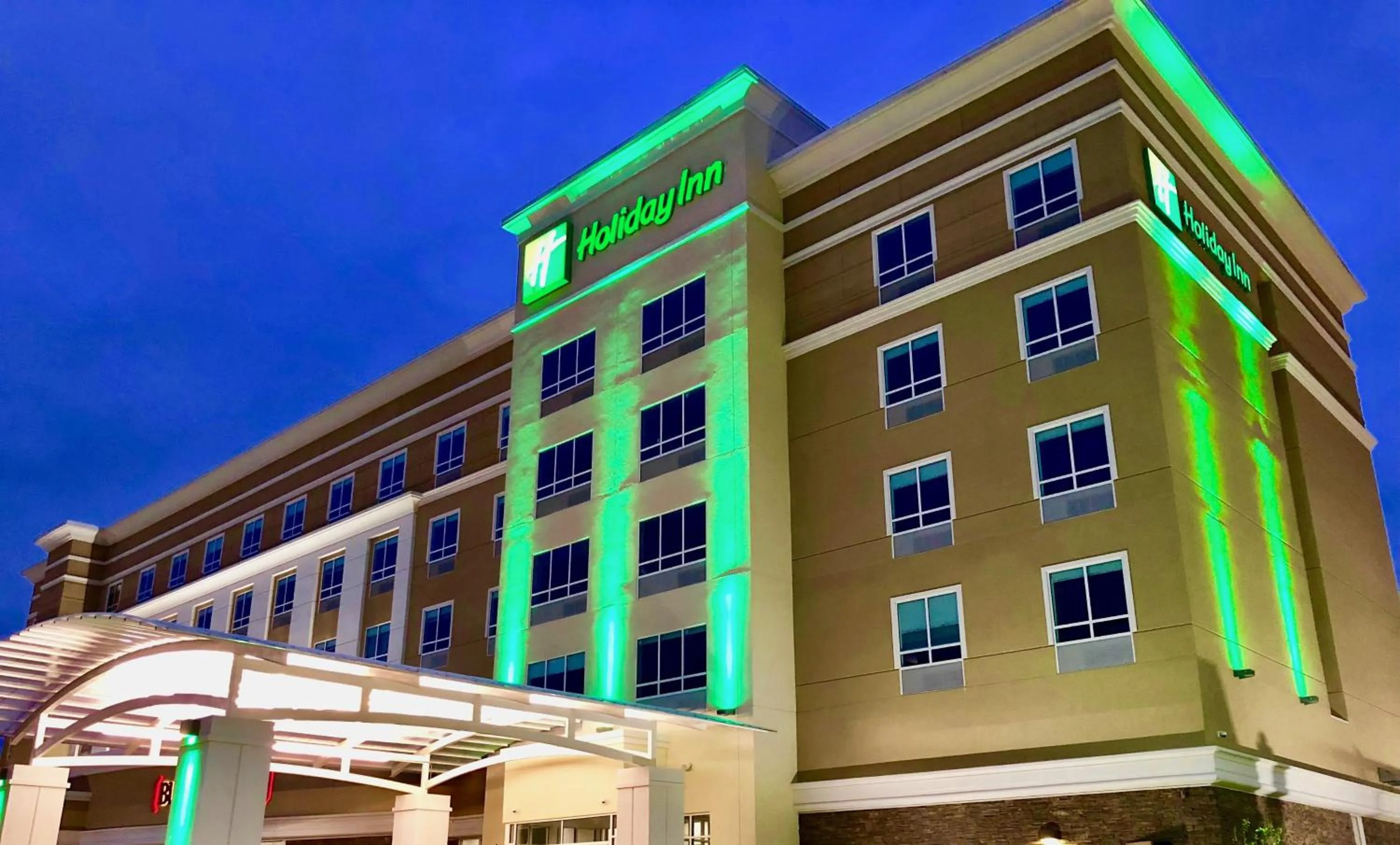 Property building in Holiday Inn Hattiesburg - North by IHG