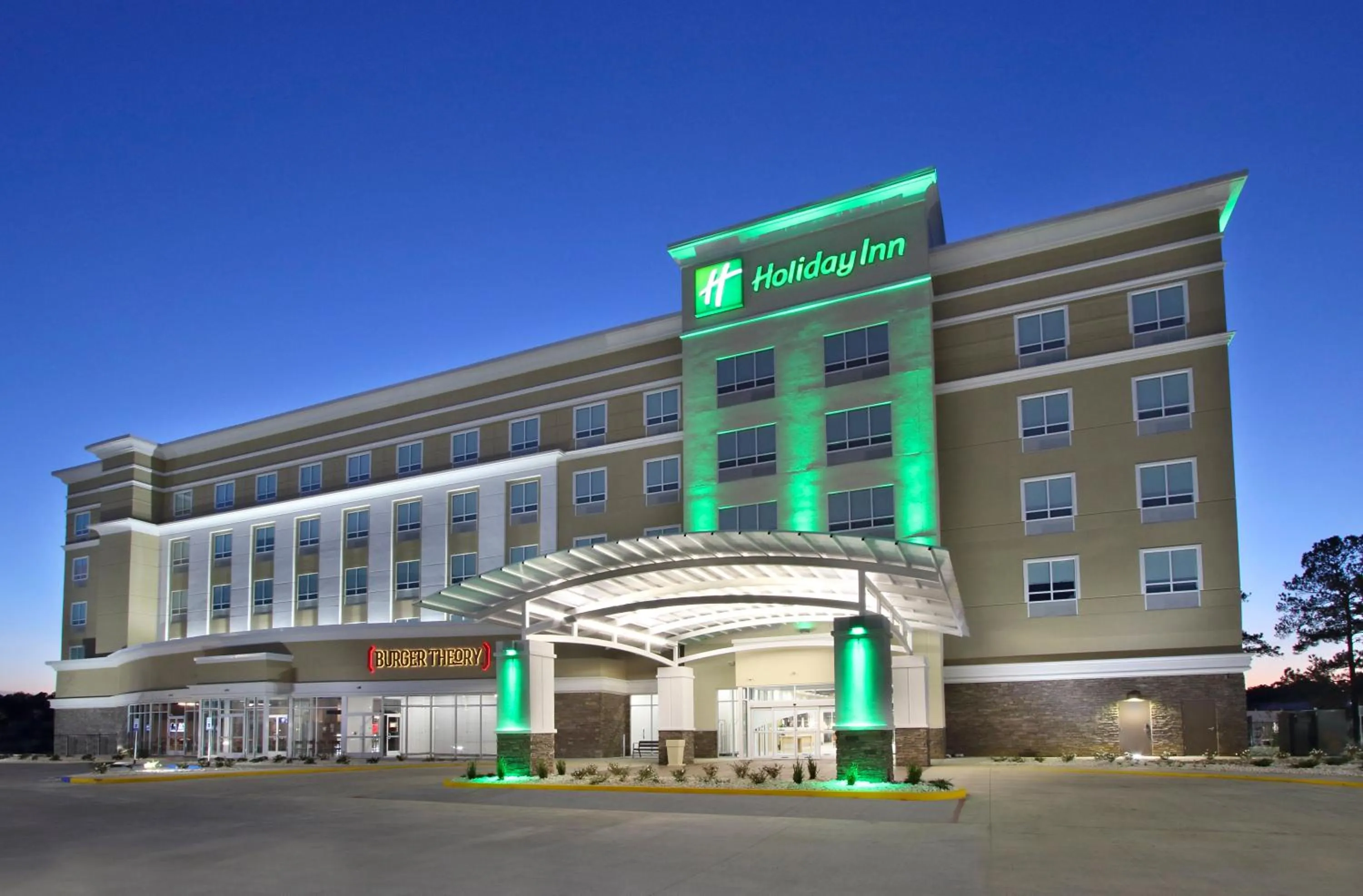 Property building in Holiday Inn Hattiesburg - North by IHG