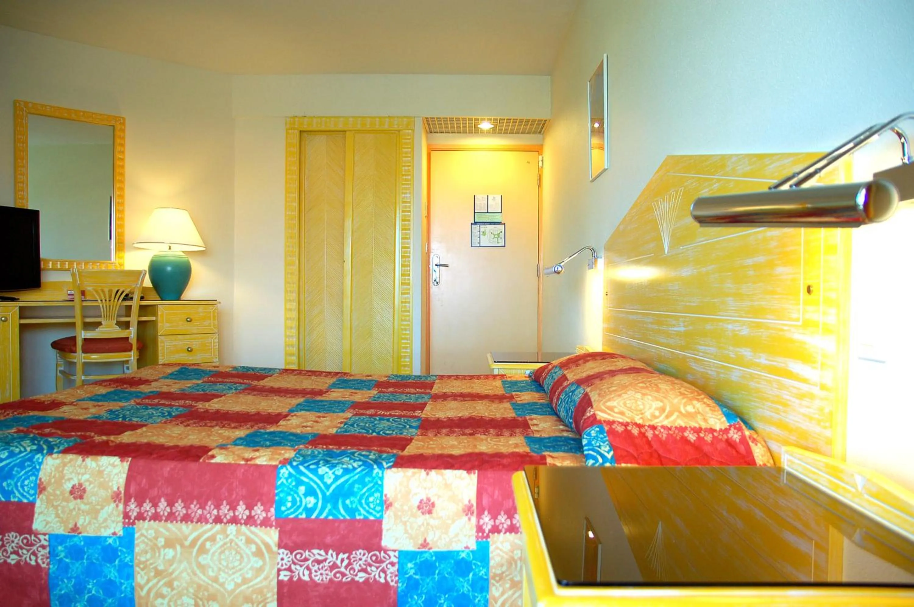 Photo of the whole room, Bed in Hotel La Galleria