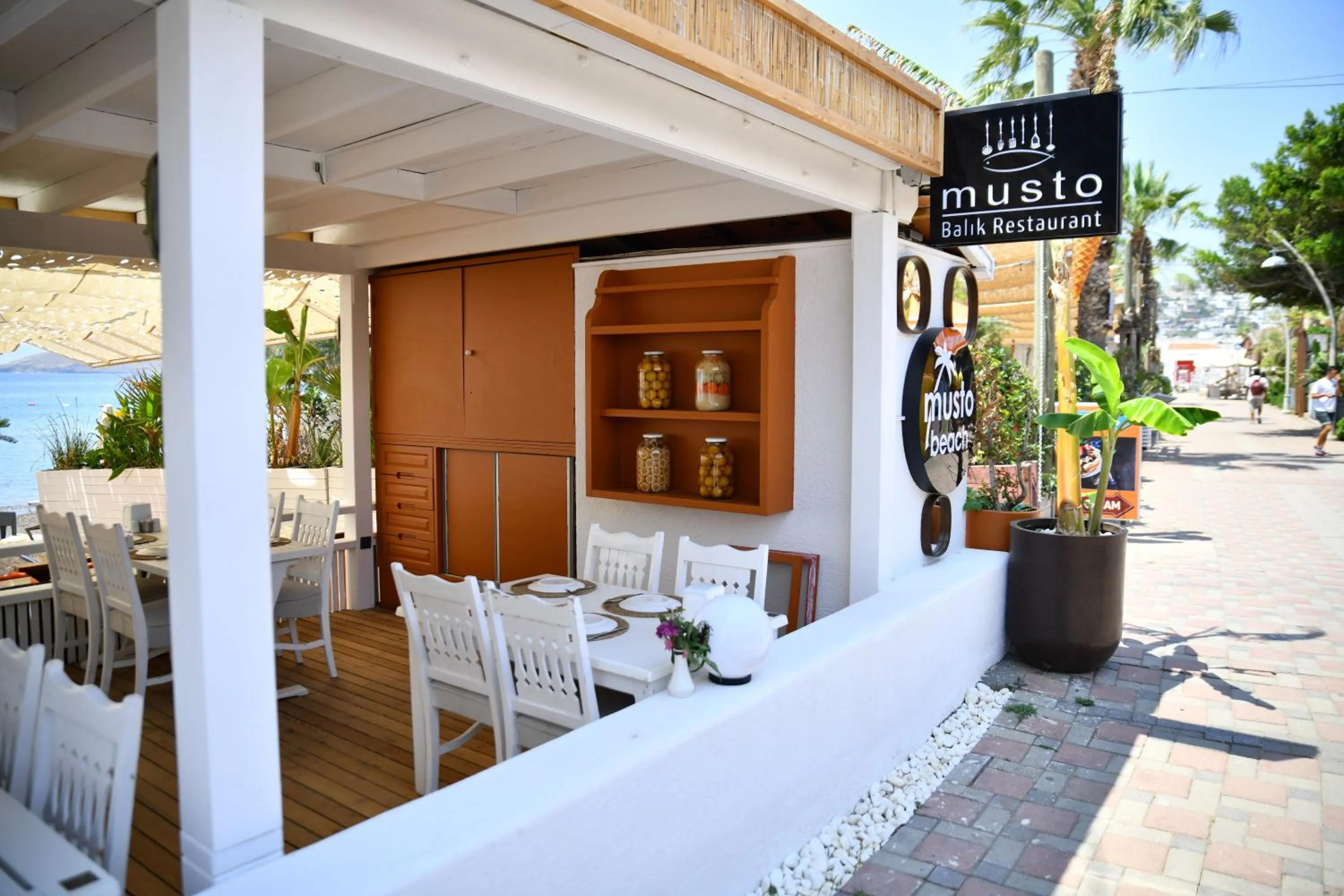 Restaurant/places to eat in MyElla Boutique Hotel