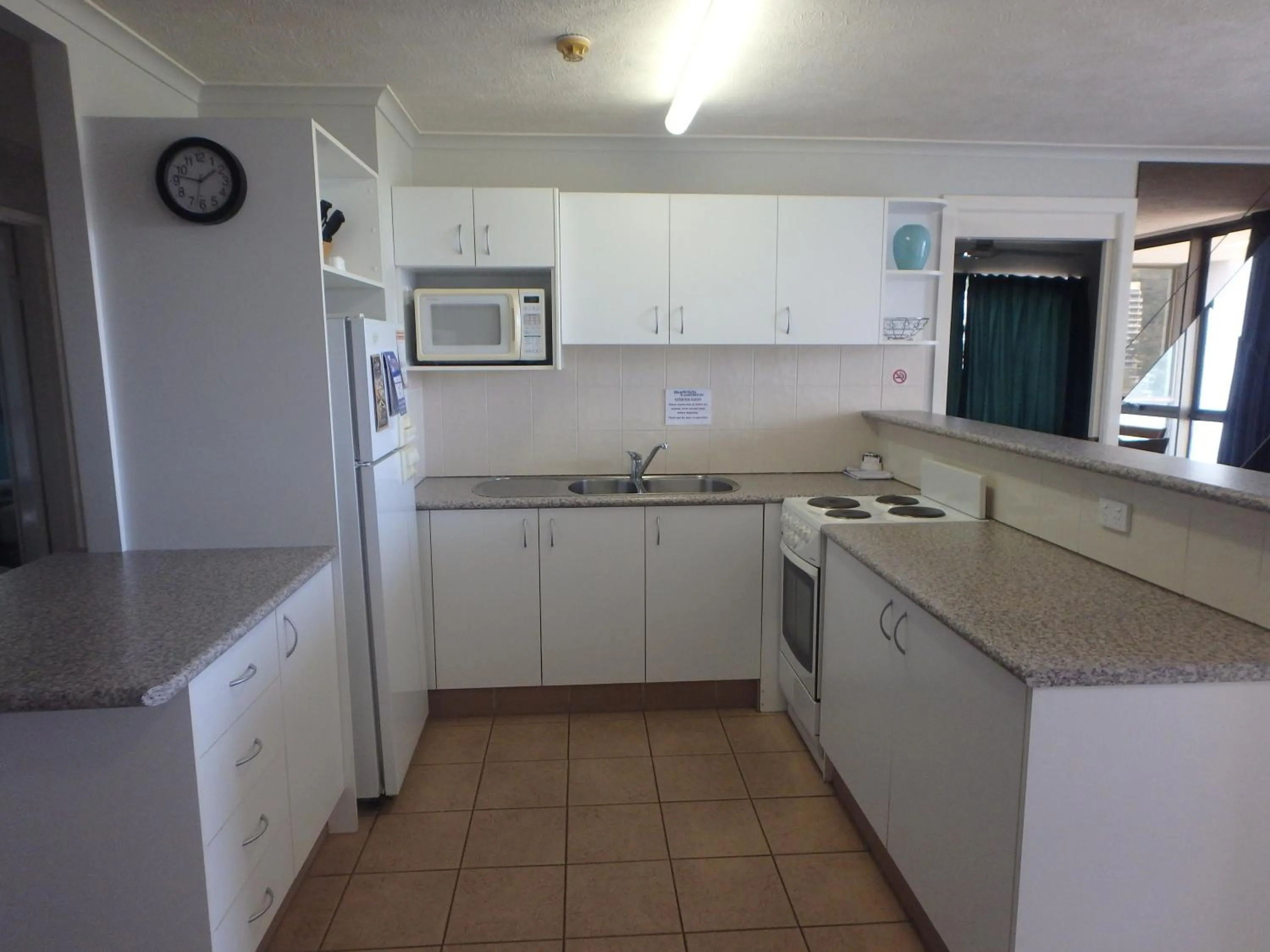 Kitchen or kitchenette in Burleigh Gardens North Hi-Rise Holiday Apartments