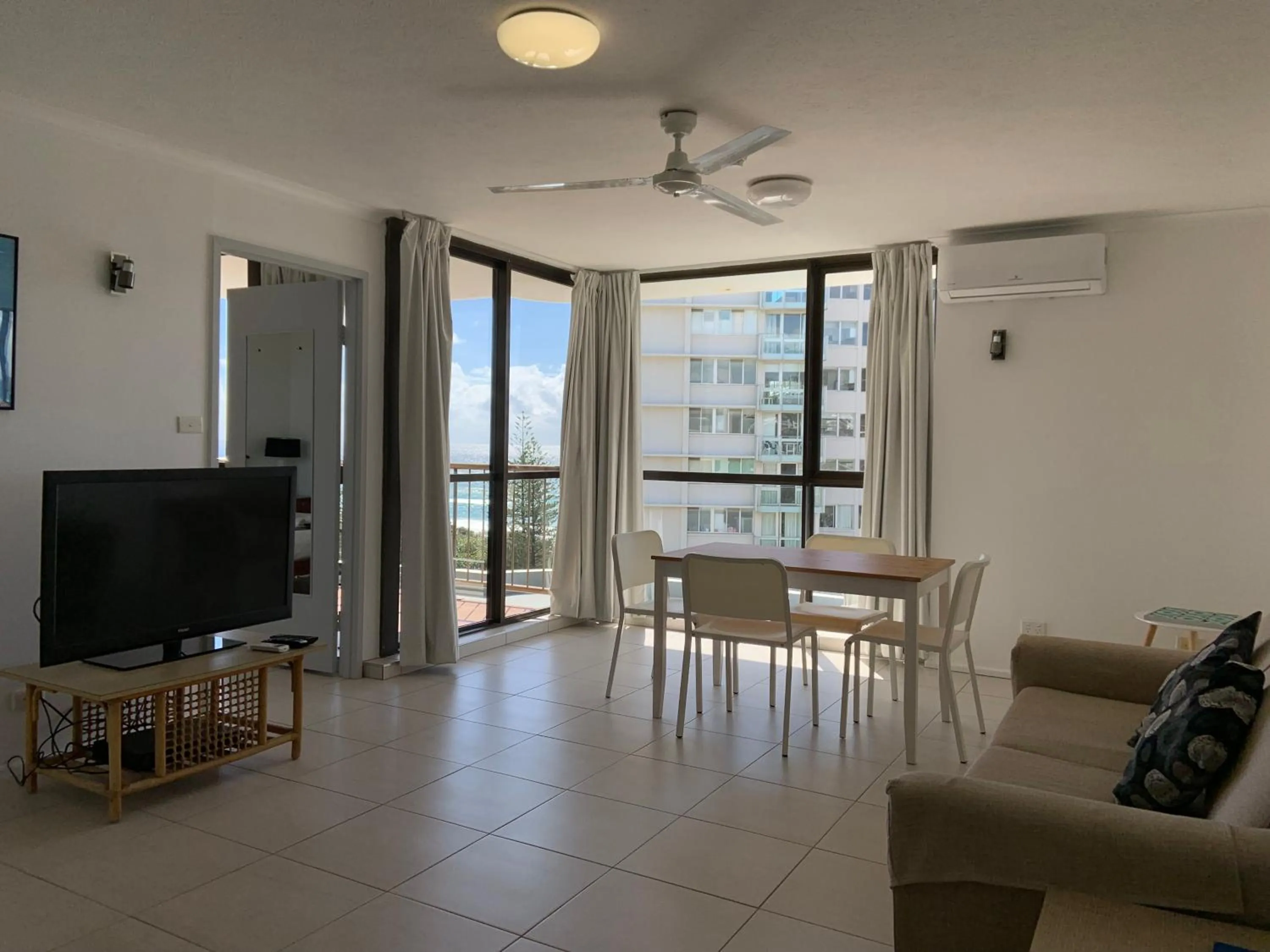 Burleigh Gardens North Hi-Rise Holiday Apartments