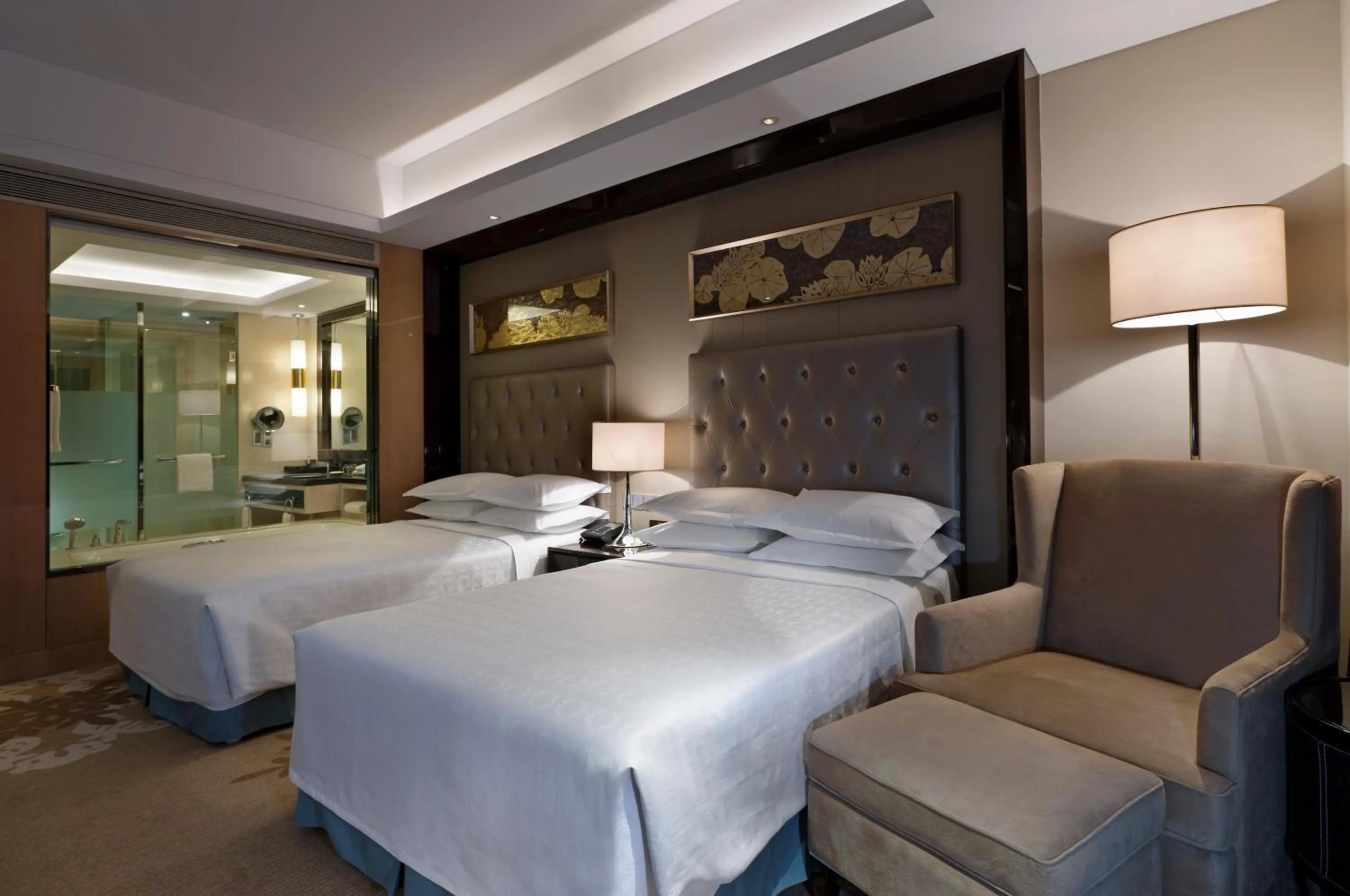 Bed in Sheraton Daqing Hotel