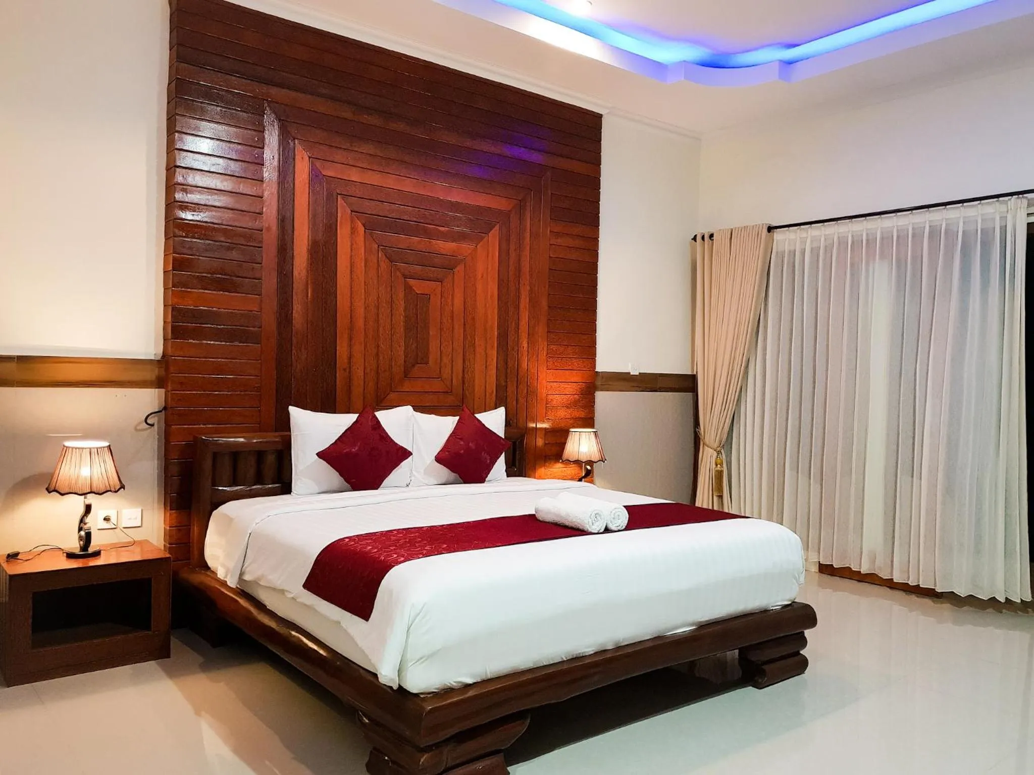 Patio, Bed in Ogix Cliff Paradise