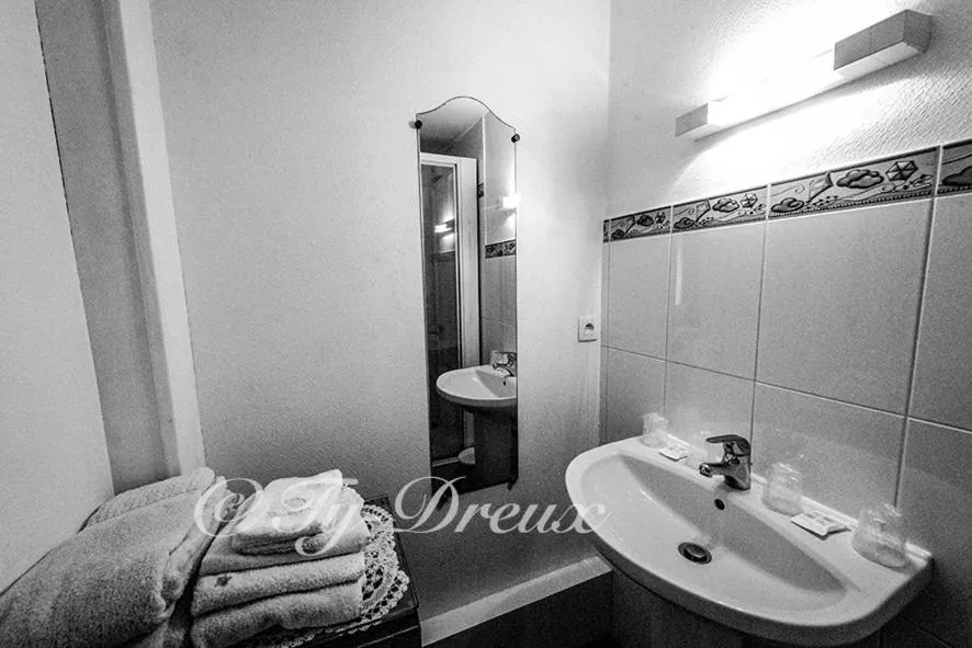 Bathroom in ty dreux entre terre et mer