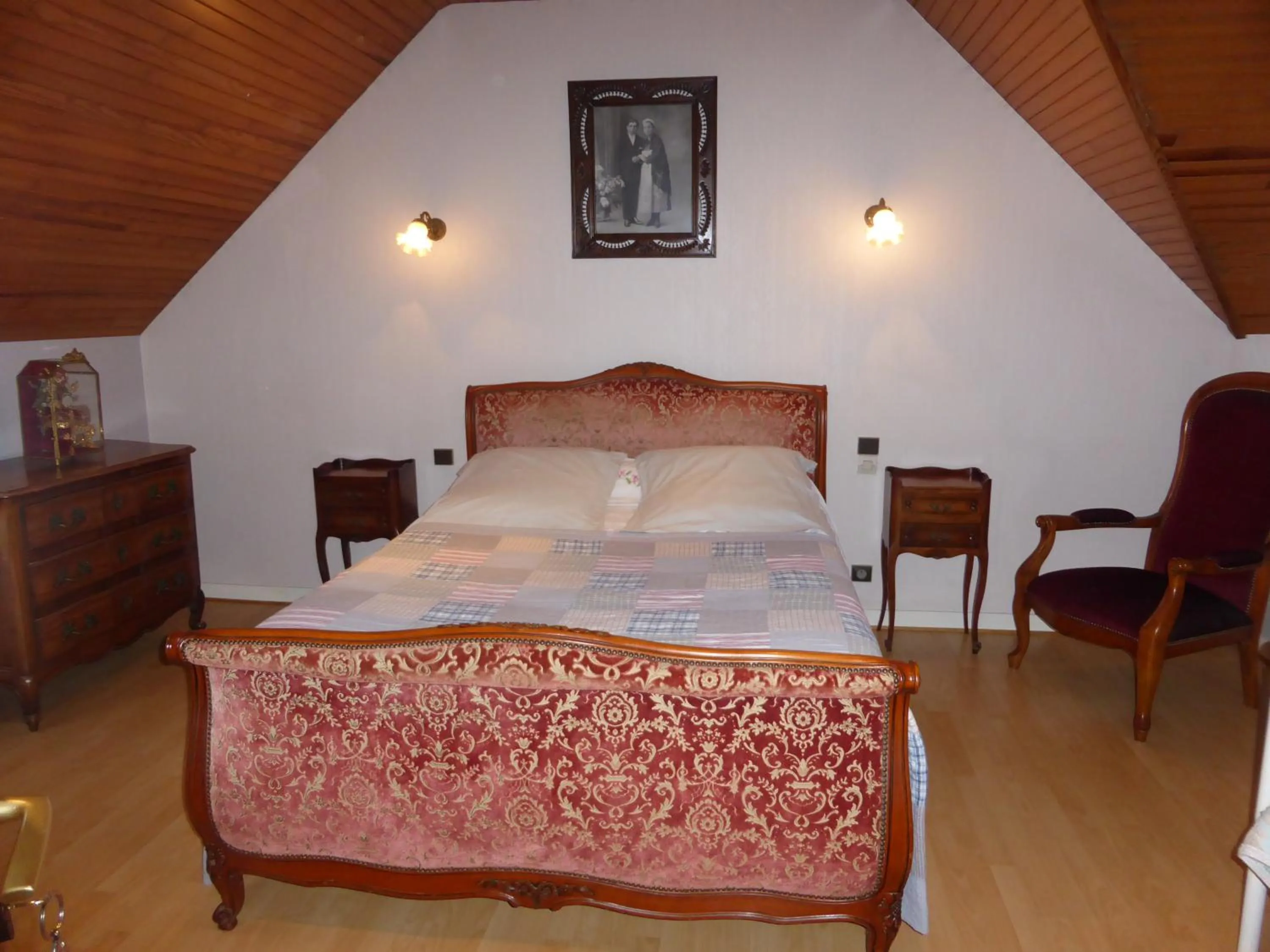 Comfort Triple Room with Shower - single occupancy in ty dreux entre terre et mer