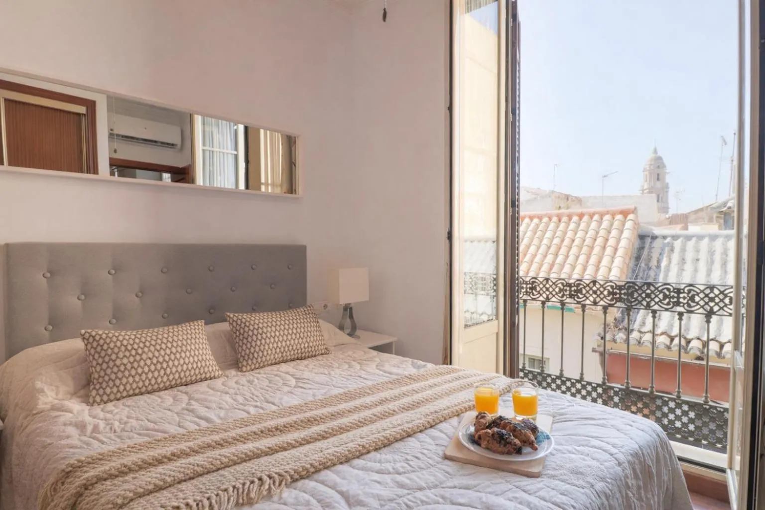 C61 - Brand New One Bedroom Cathedral Views