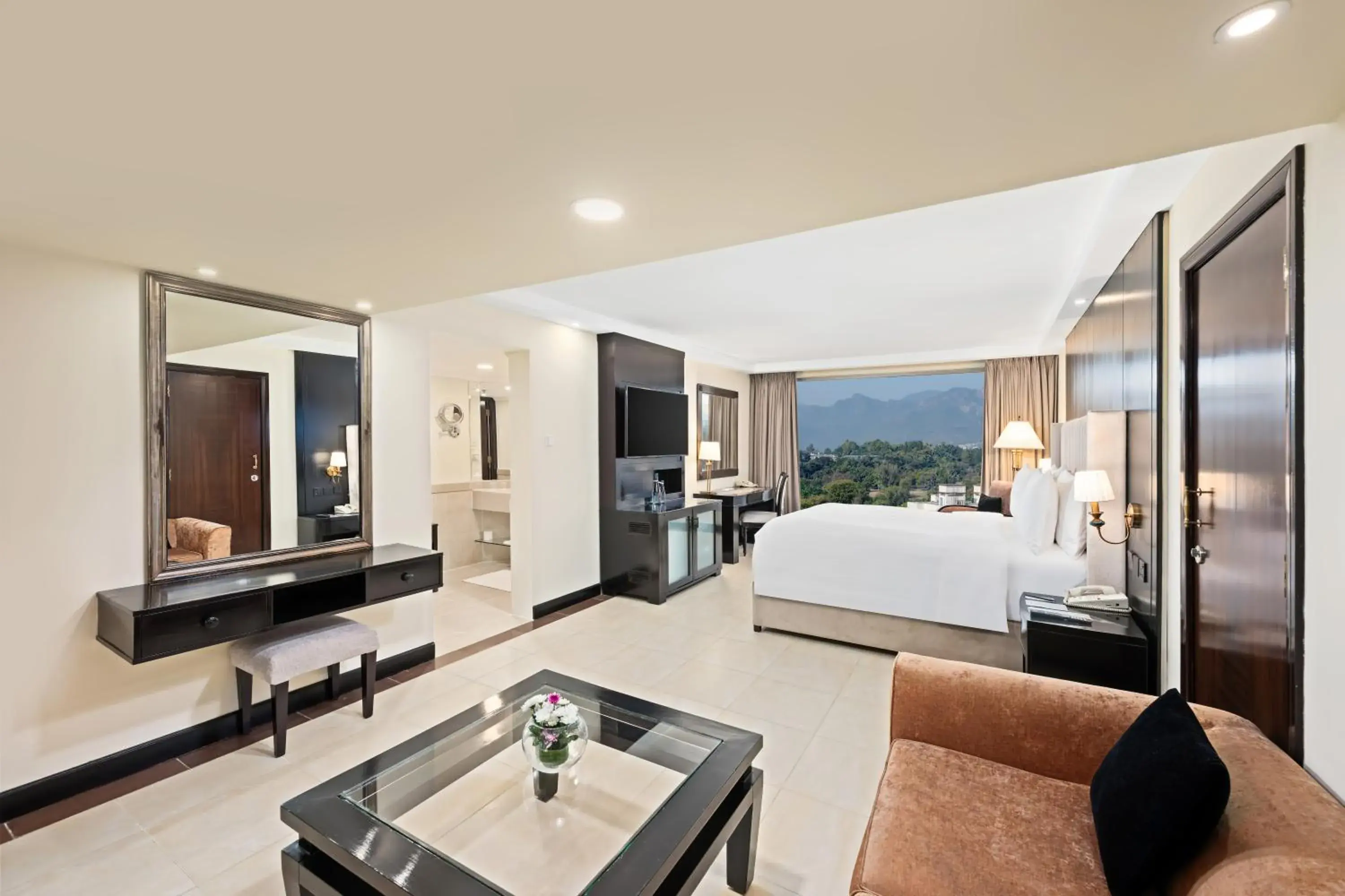 Executive, Executive lounge access, Guest room, 1 King in Islamabad Marriott Hotel Executive, Executive lounge access, Guest room, 1 King in Islamabad Marriott Hotel