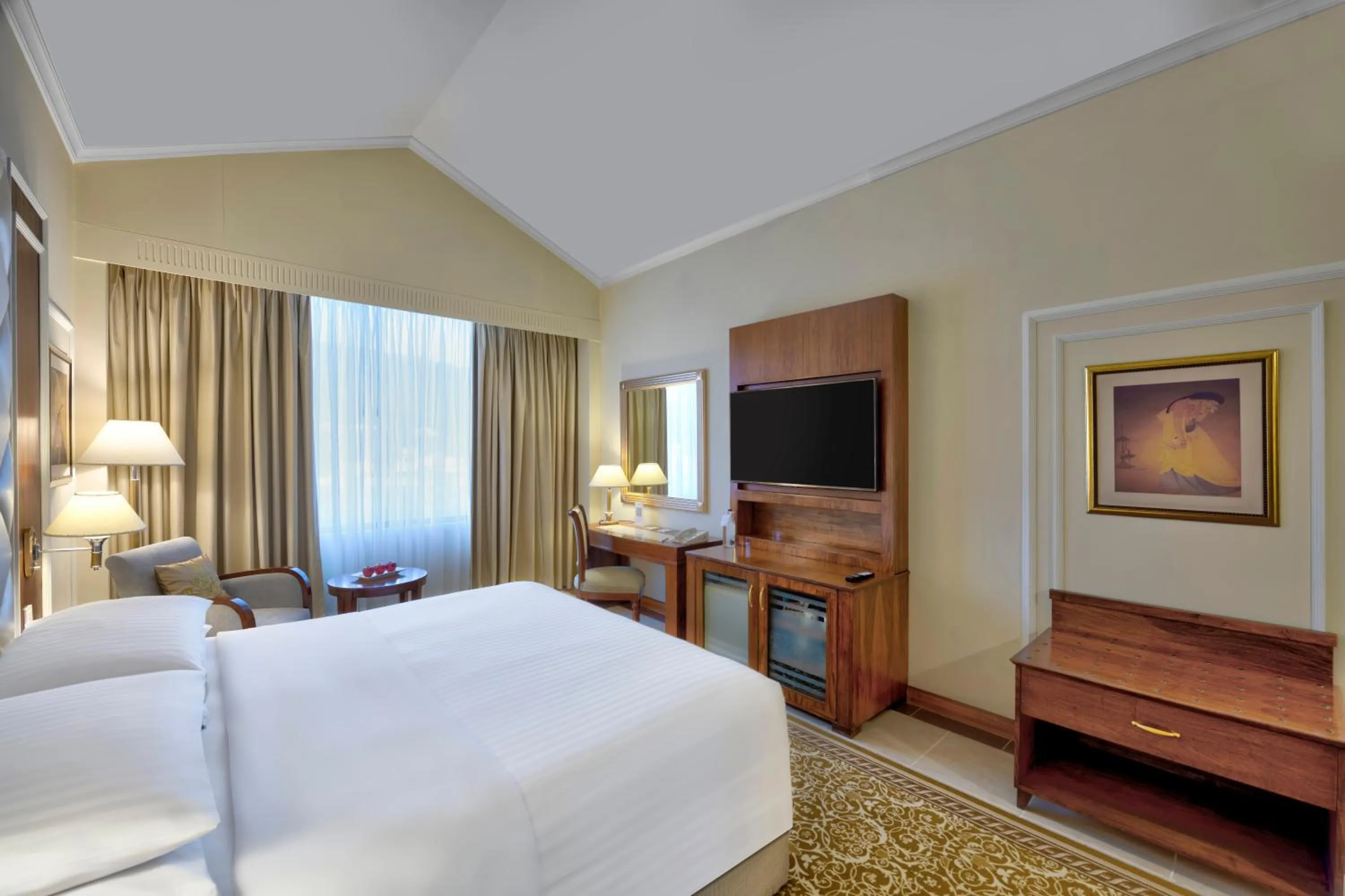 Bed in Islamabad Marriott Hotel