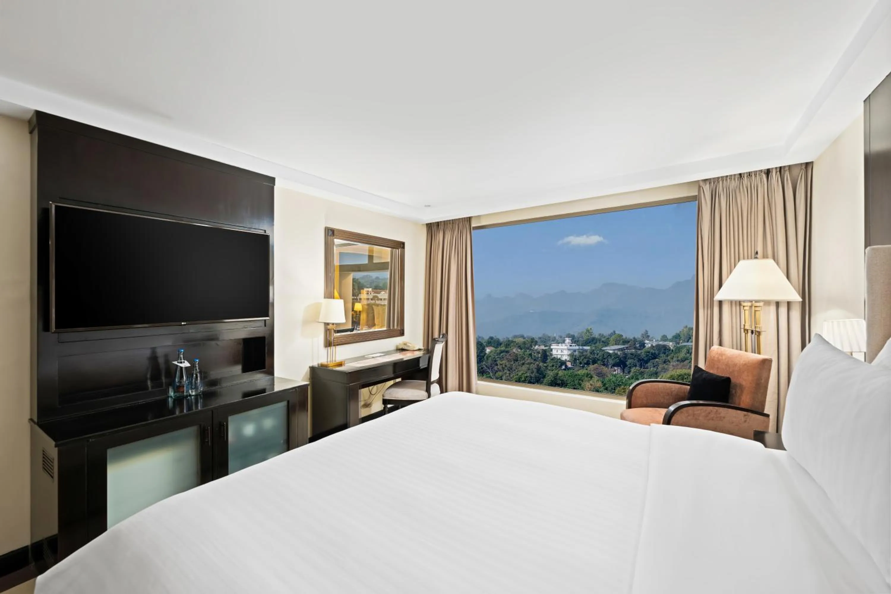 View (from property/room), Bed in Islamabad Marriott Hotel