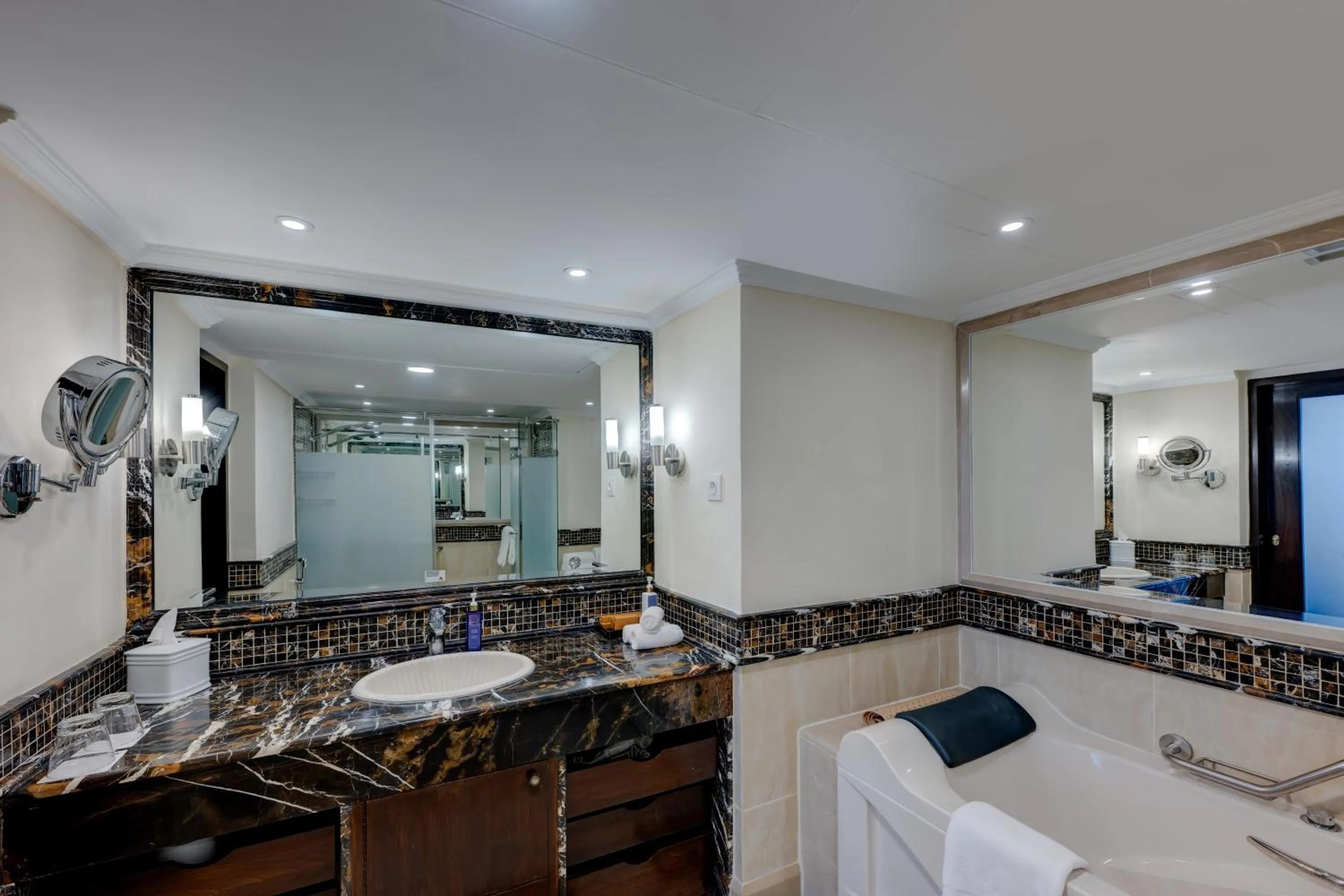 View (from property/room) in Islamabad Marriott Hotel