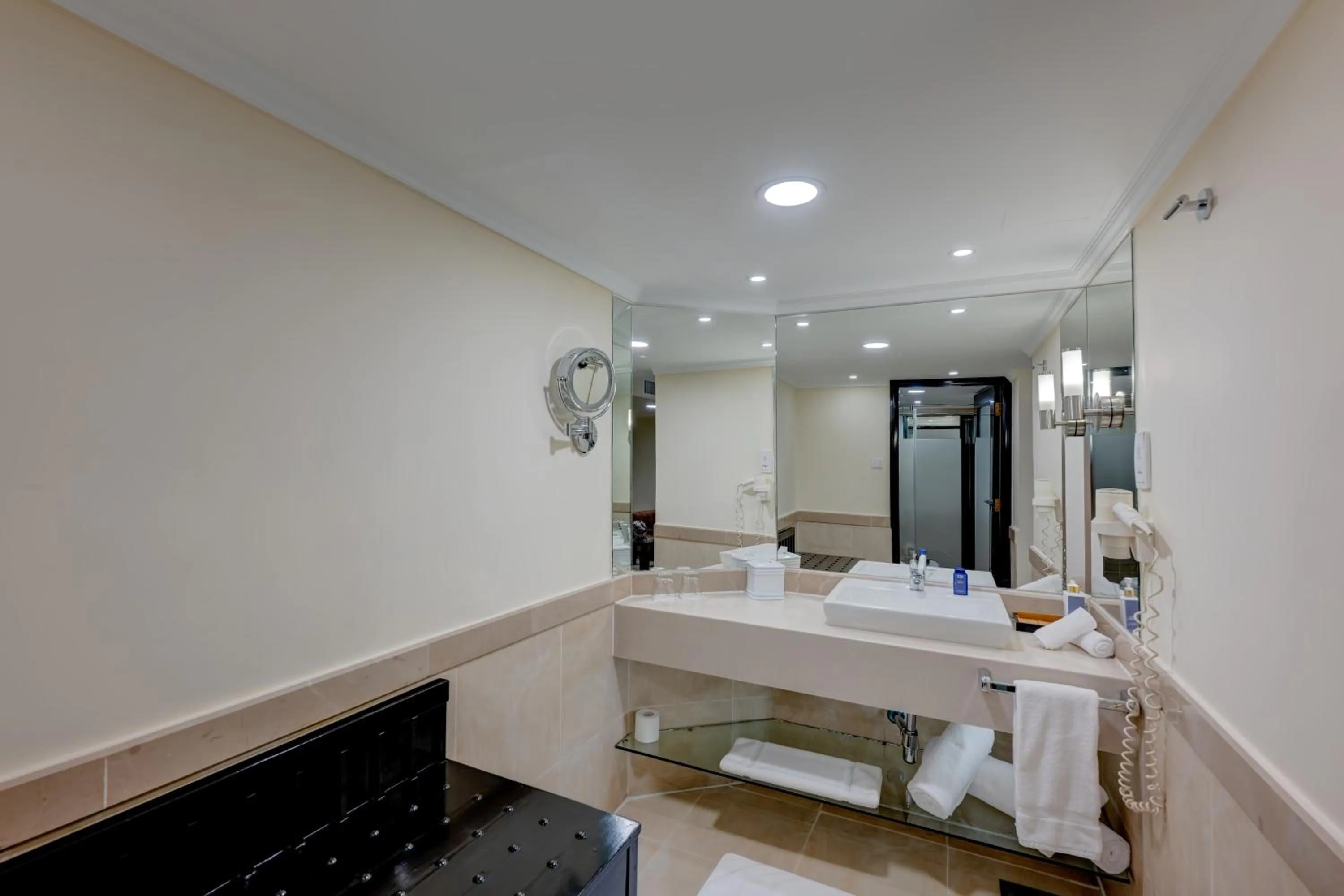 Bathroom in Islamabad Marriott Hotel