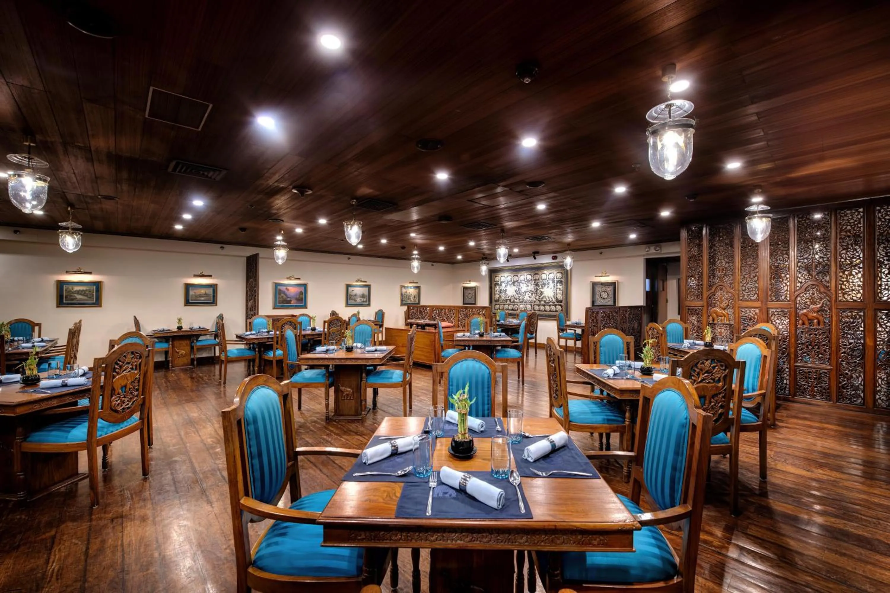 Restaurant/places to eat in Islamabad Marriott Hotel