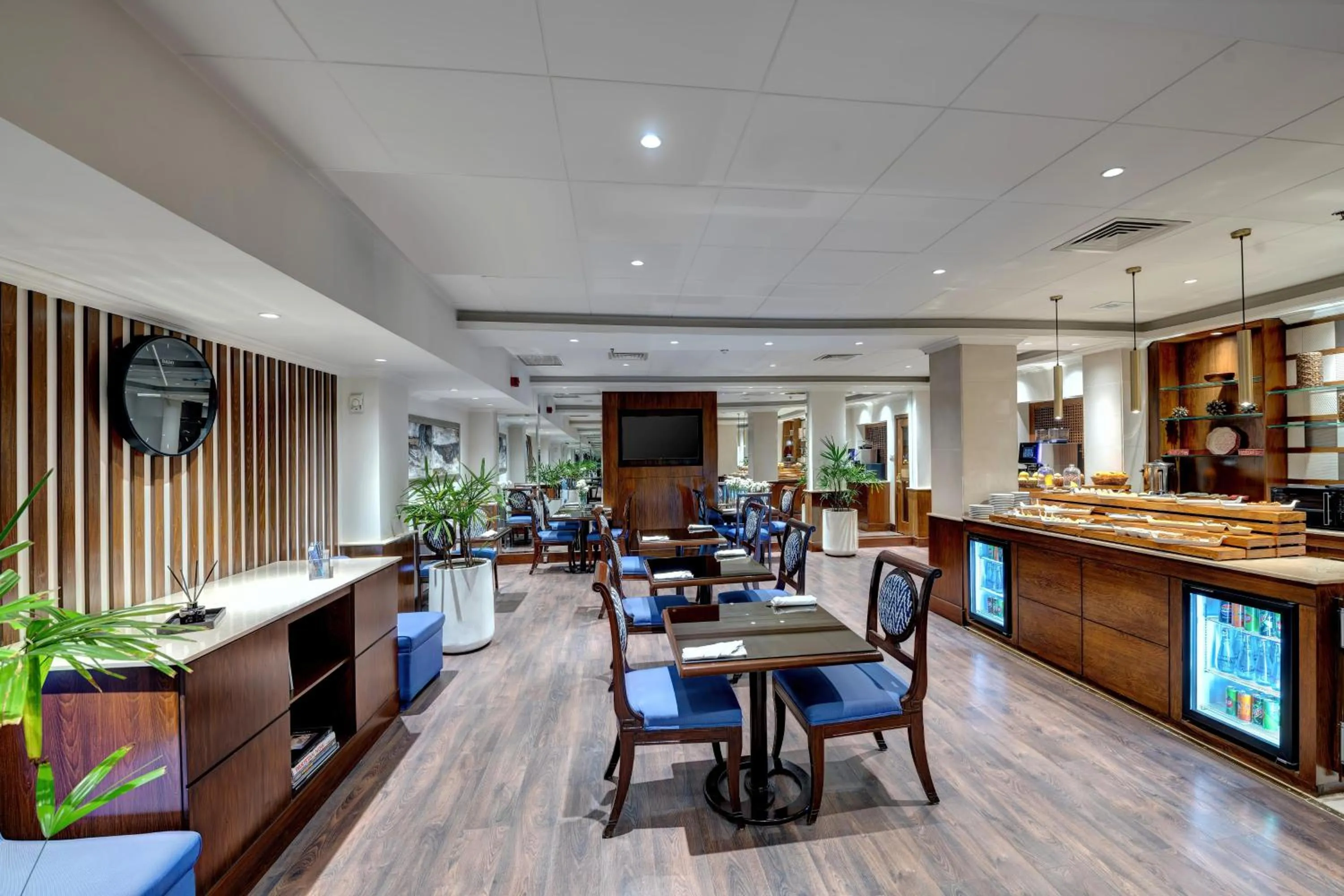 Restaurant/places to eat in Islamabad Marriott Hotel