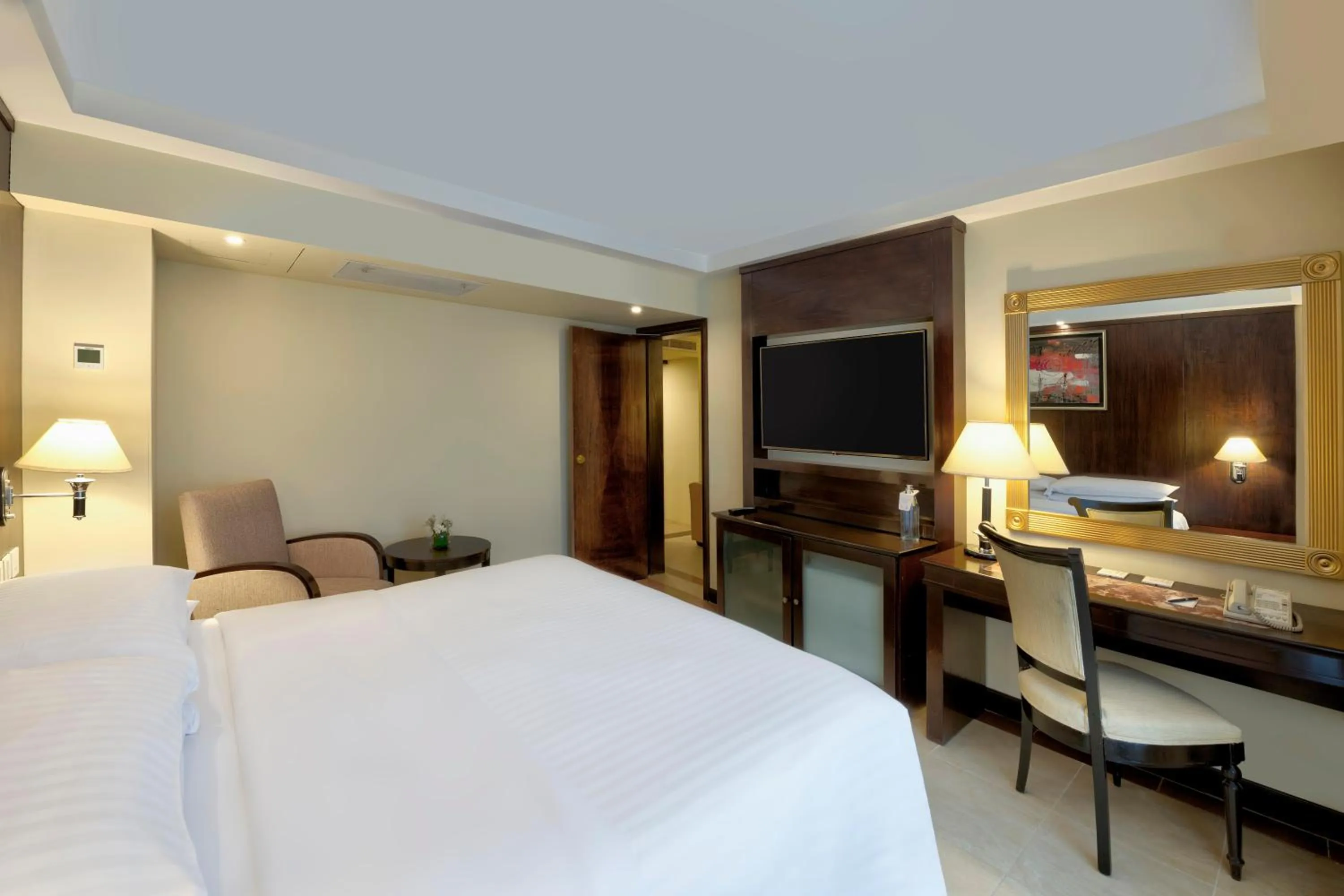 Bed in Islamabad Marriott Hotel