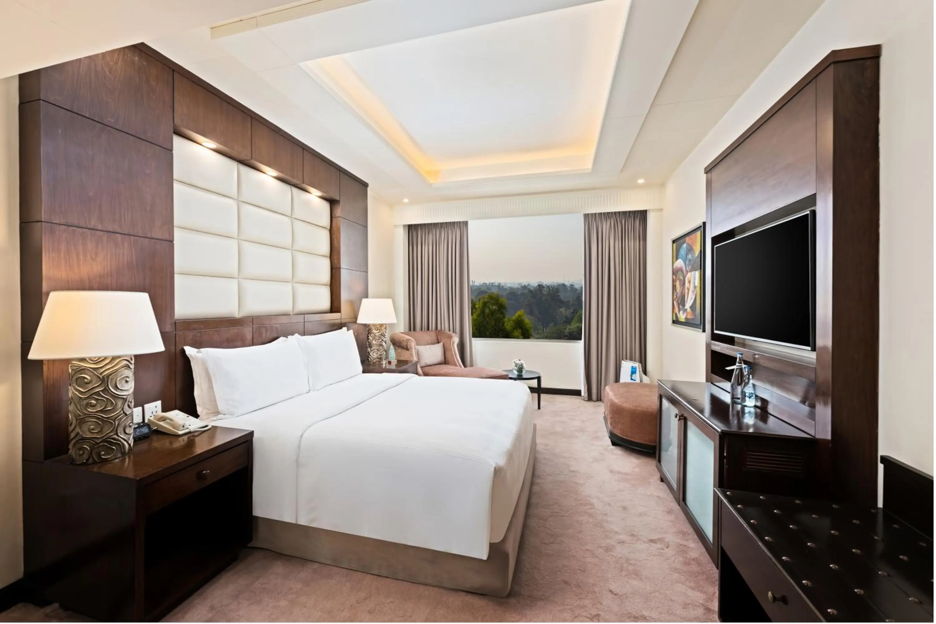 View (from property/room), Bed in Islamabad Marriott Hotel