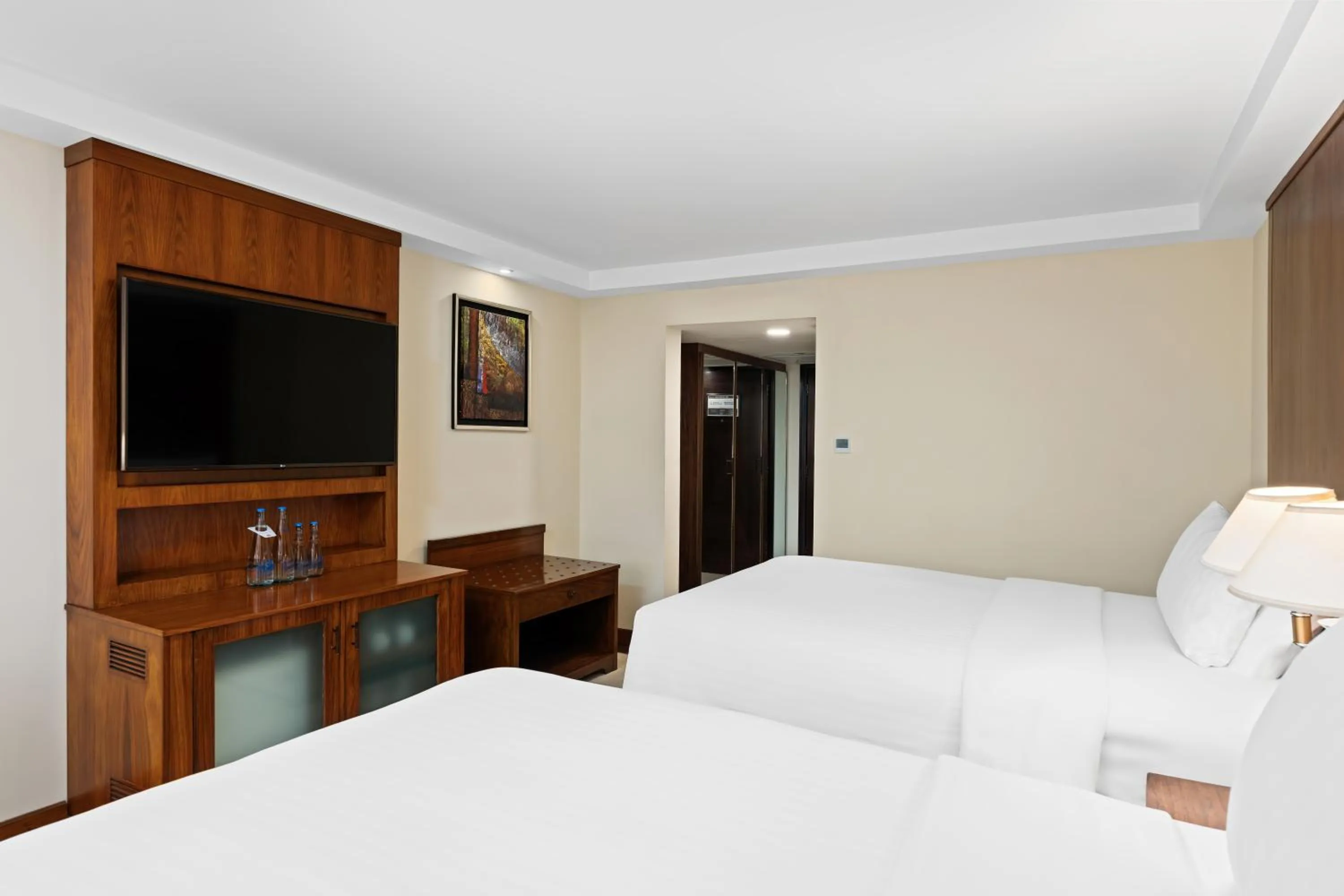 View (from property/room), Bed in Islamabad Marriott Hotel