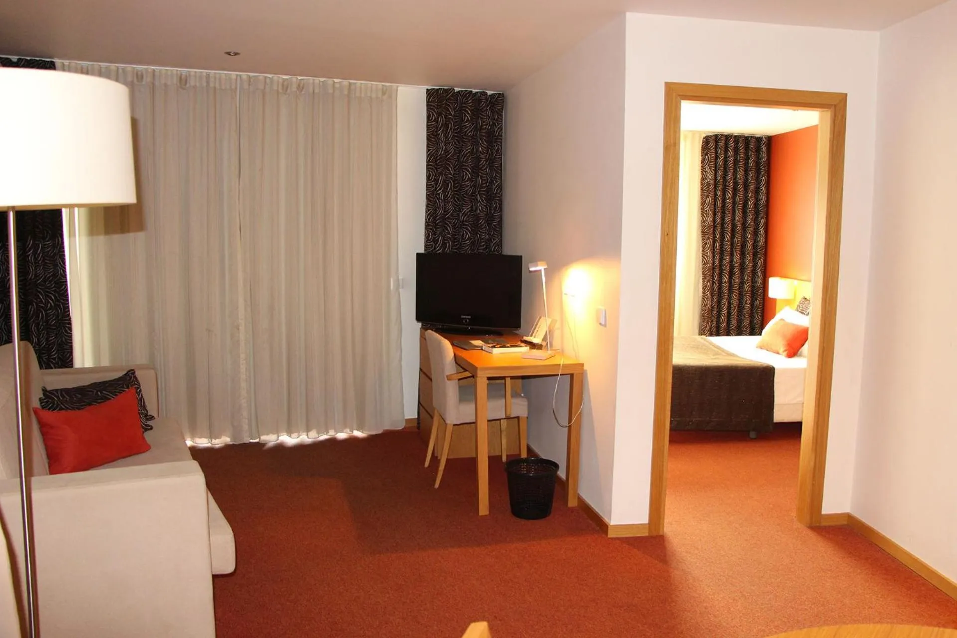 TV and multimedia, Bed in Paredes Hotel Apartamento