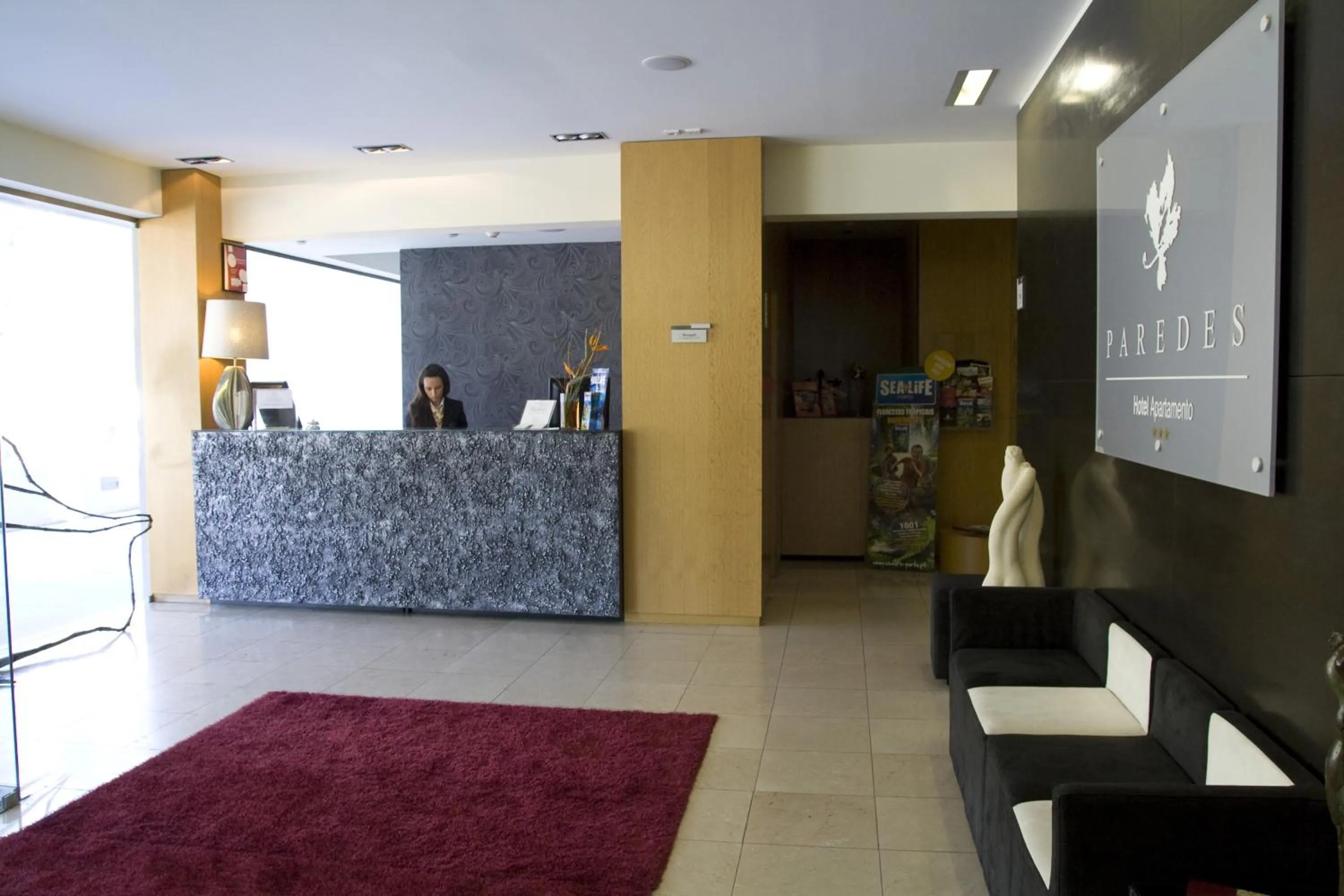 Lobby or reception in Paredes Hotel Apartamento