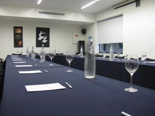 Business facilities in Paredes Hotel Apartamento