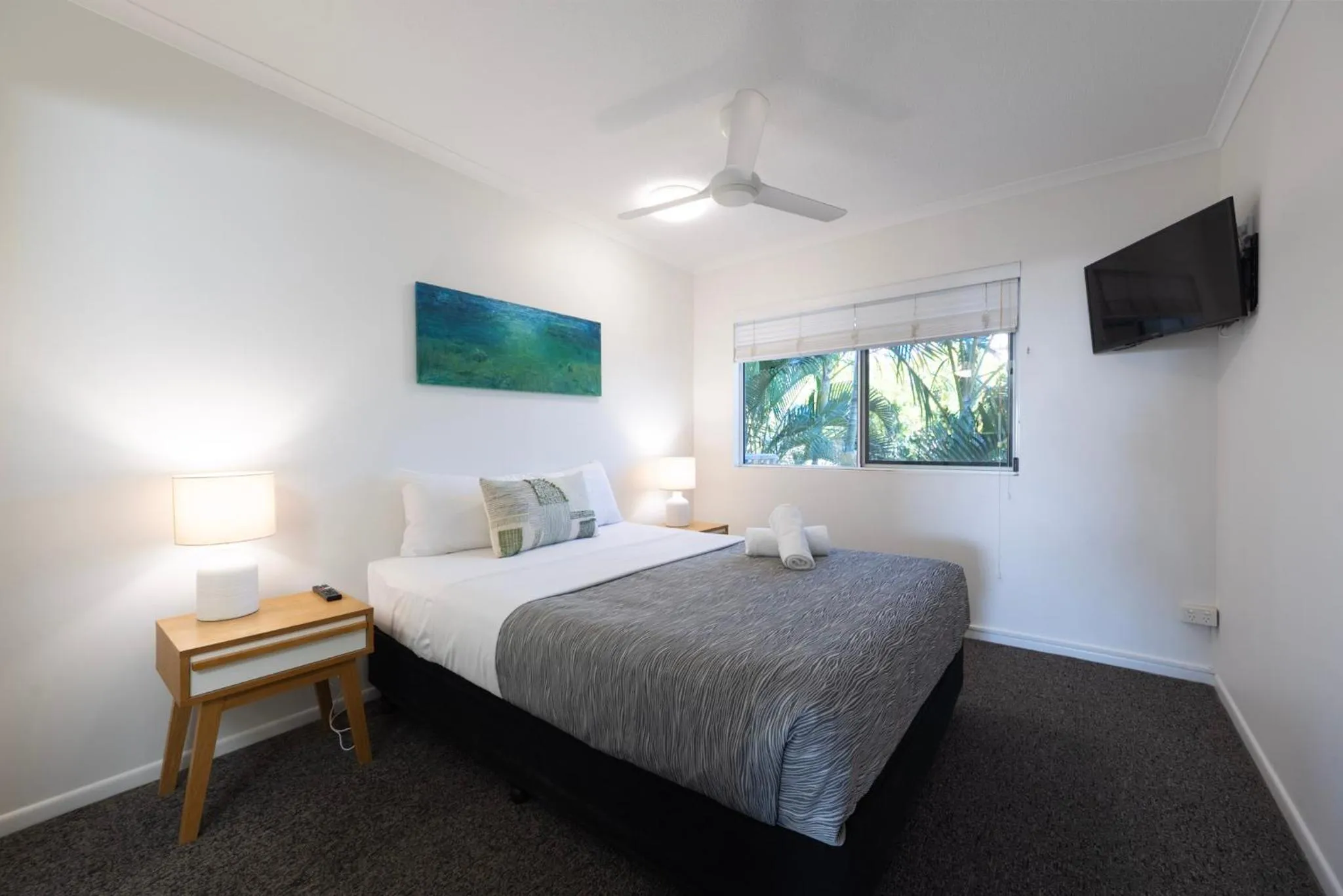 Bedroom, Bed in Endless Summer Resort