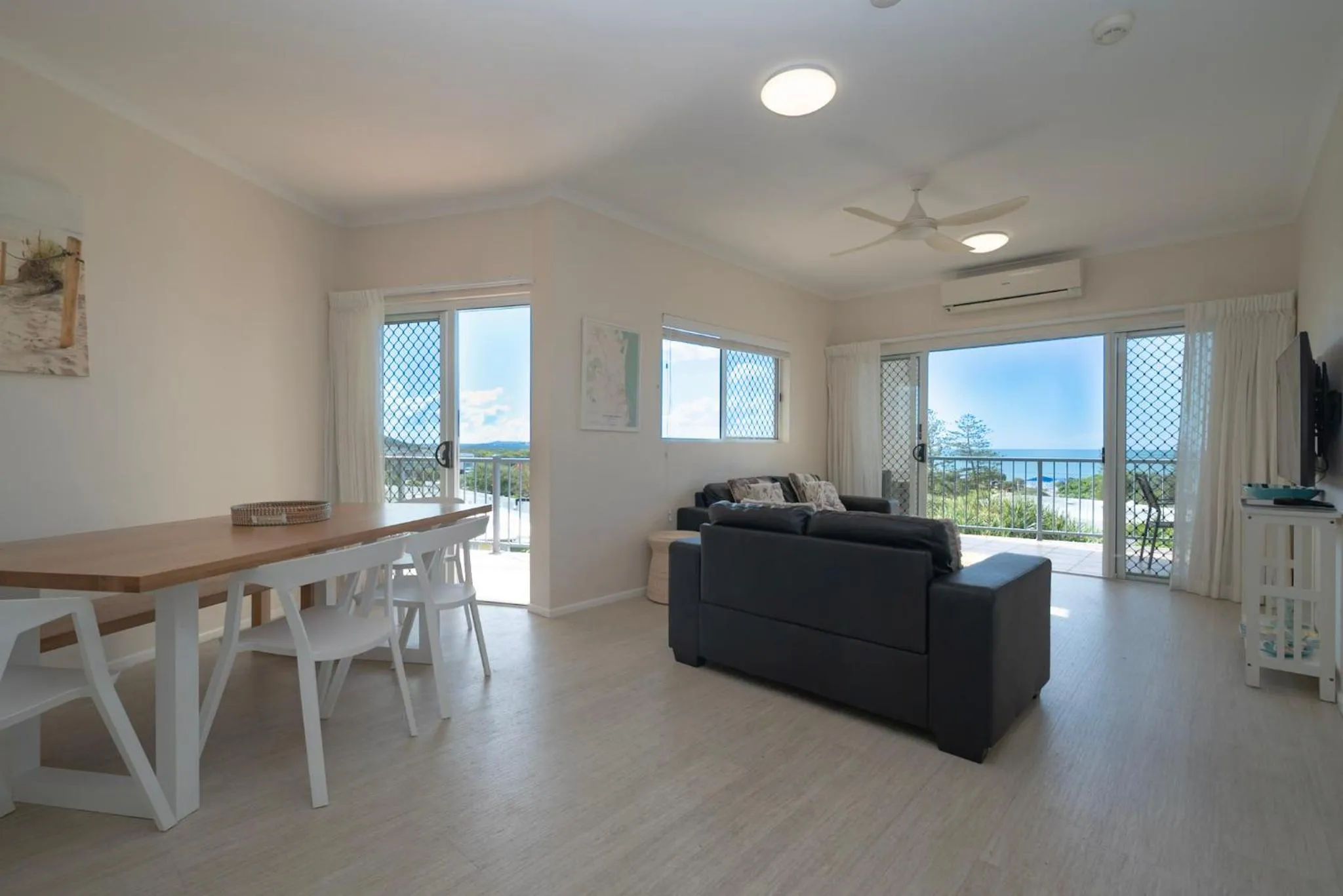 Dining area in Endless Summer Resort