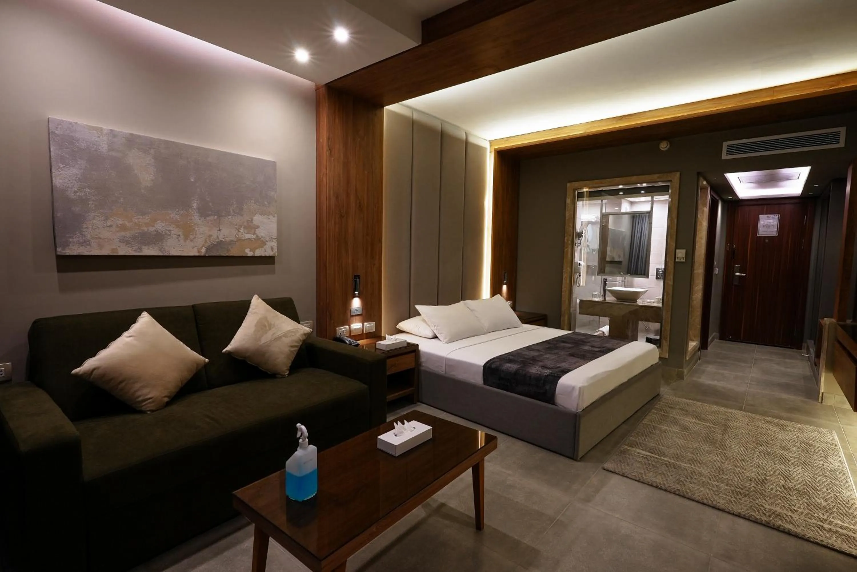 Photo of the whole room, Bed in Ali Baba Palace Resort