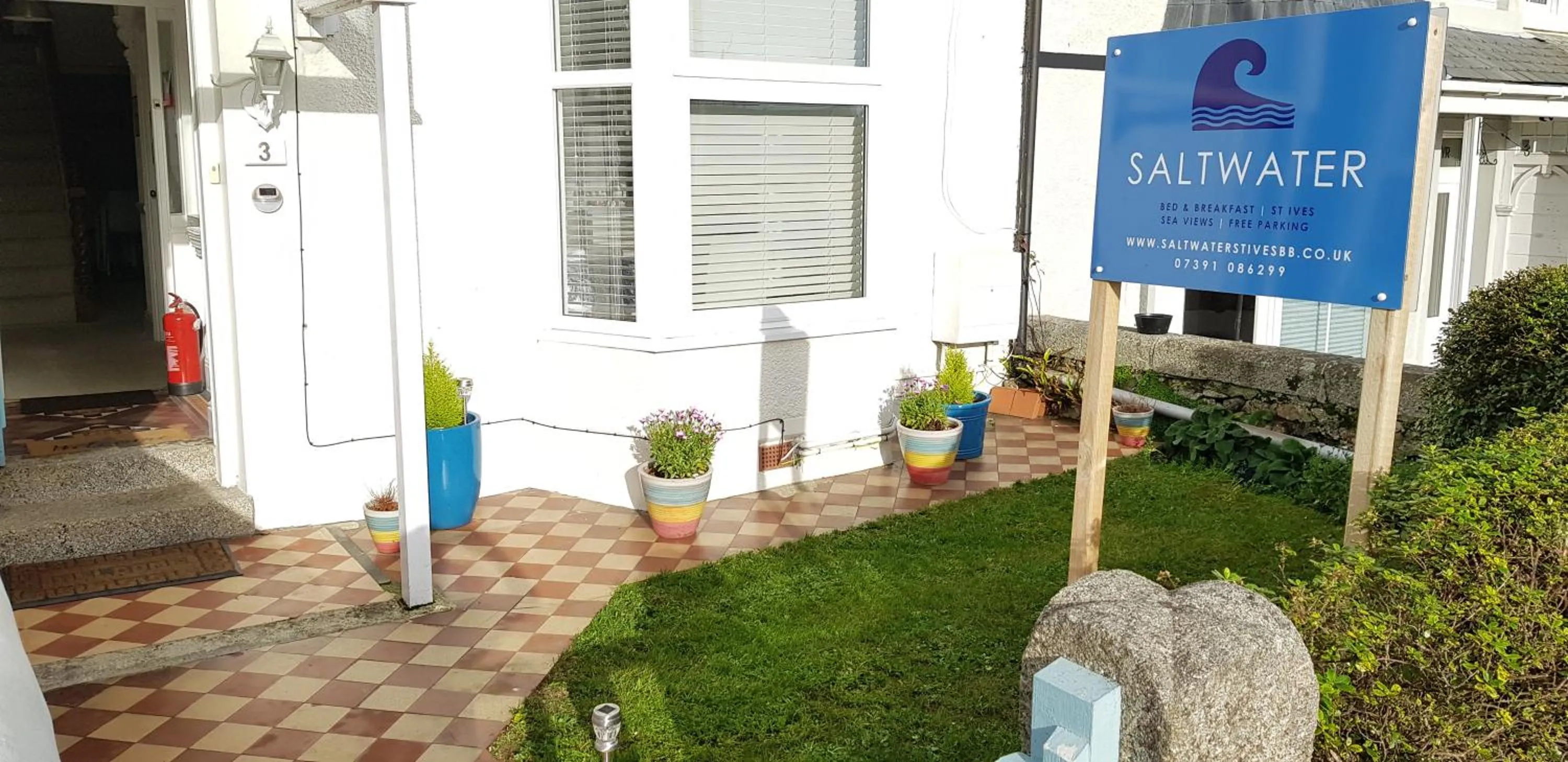 Facade/entrance in Saltwater