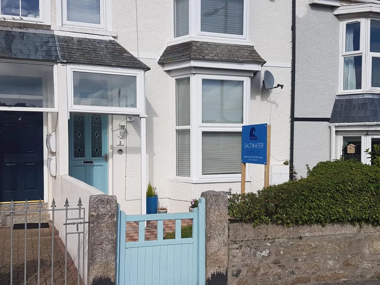 Facade/entrance in Saltwater