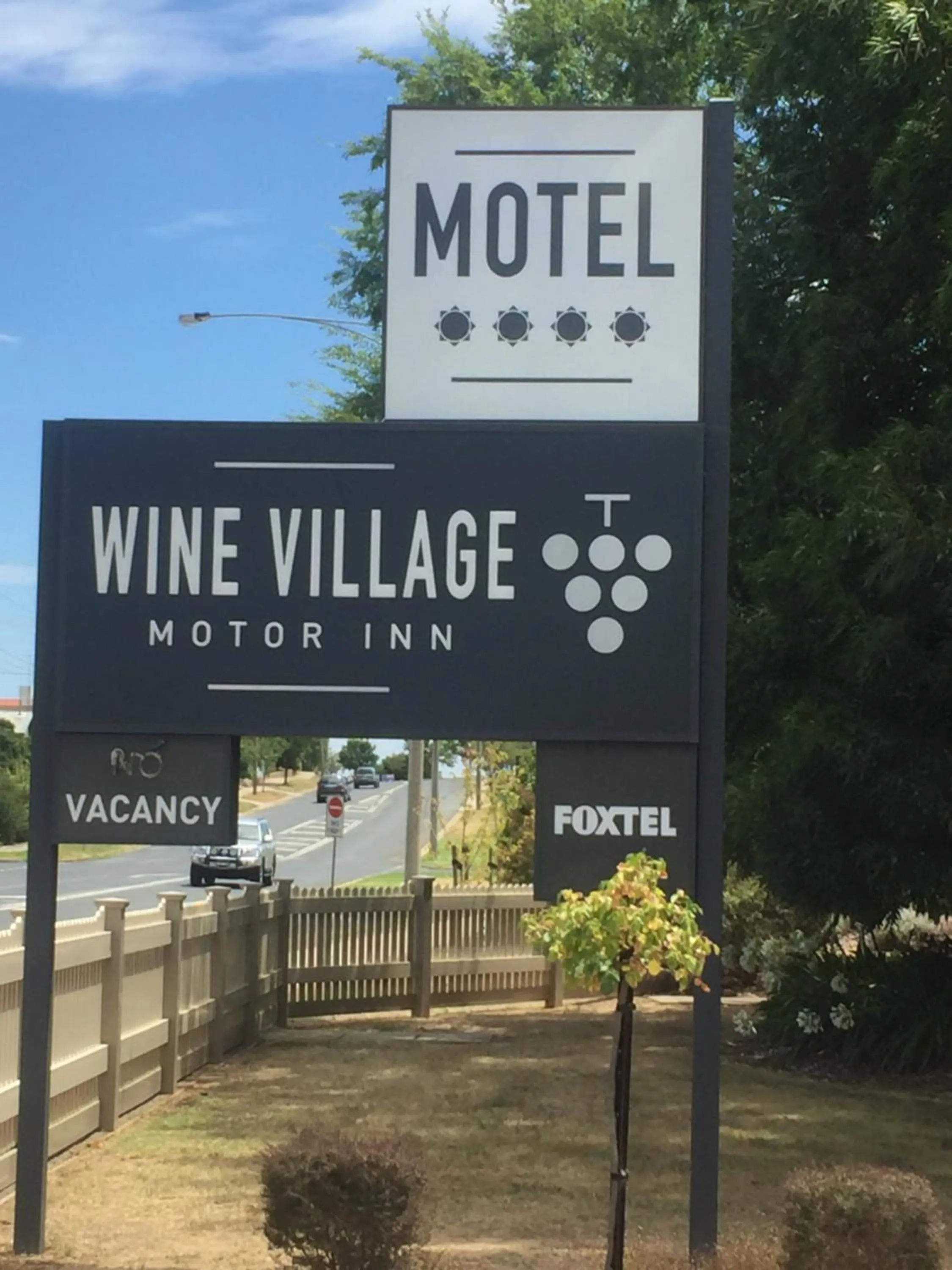 Wine Village Motor Inn