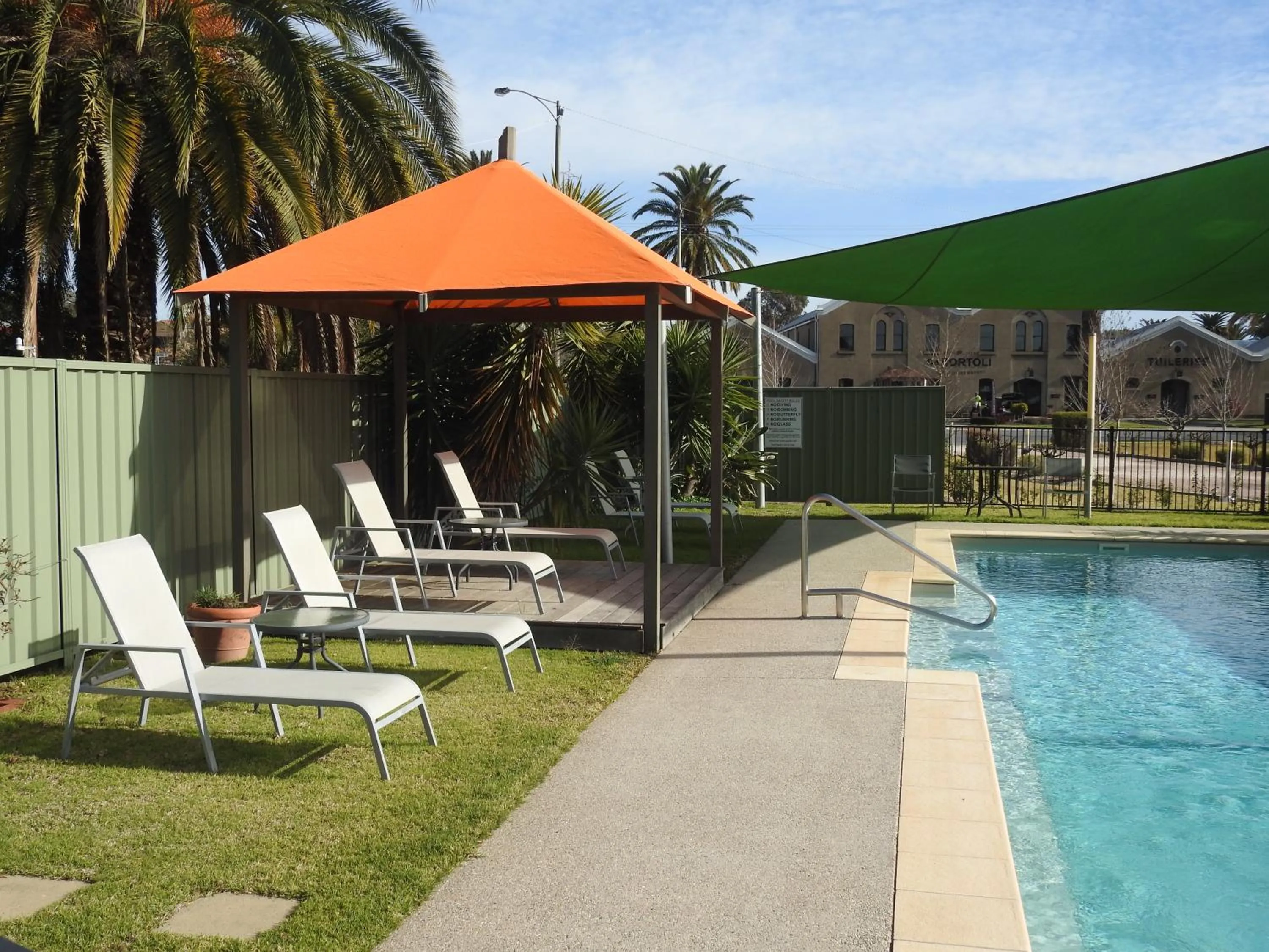 Wine Village Motor Inn