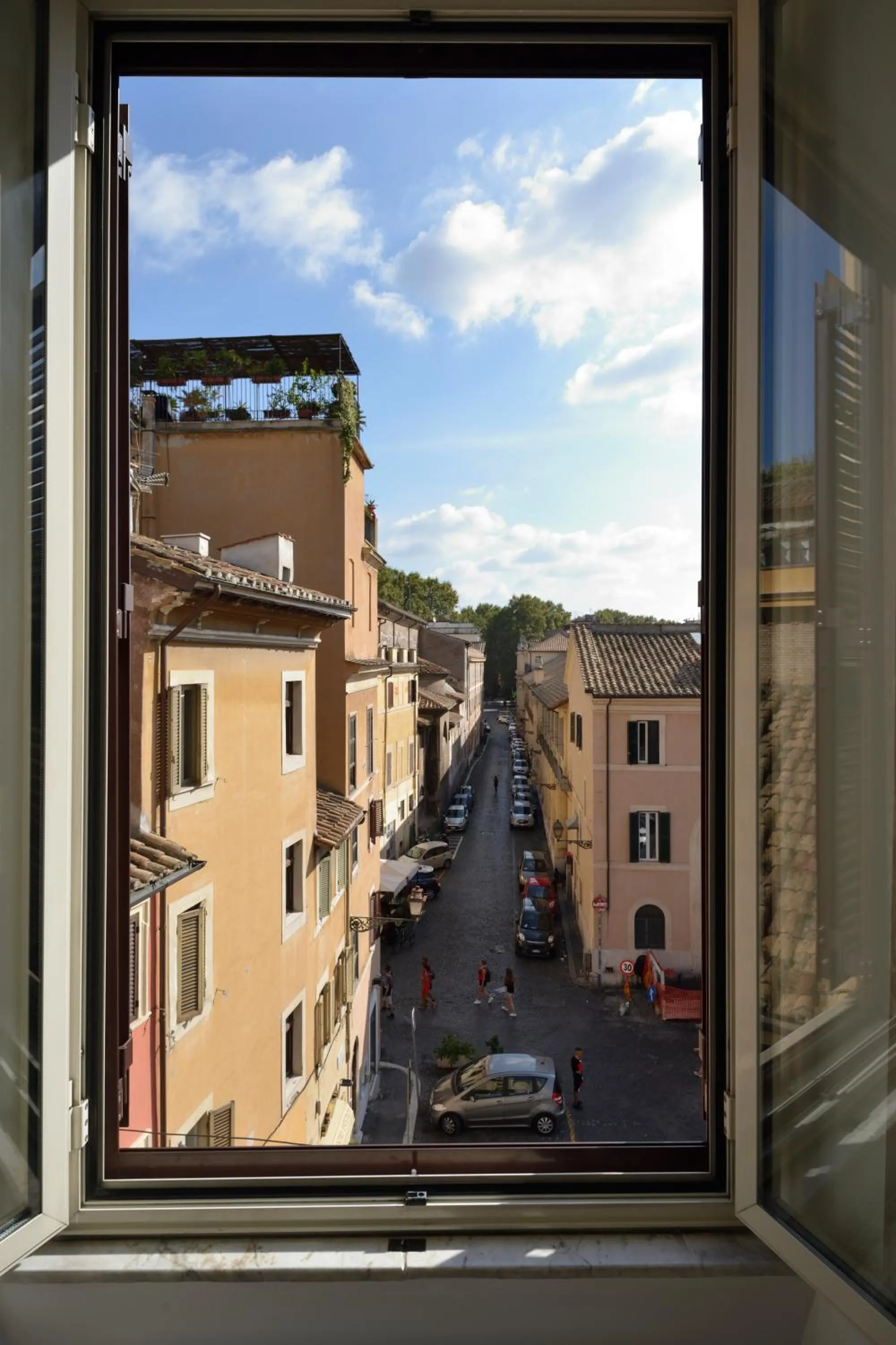 Street view in Livia B&B - Trastevere