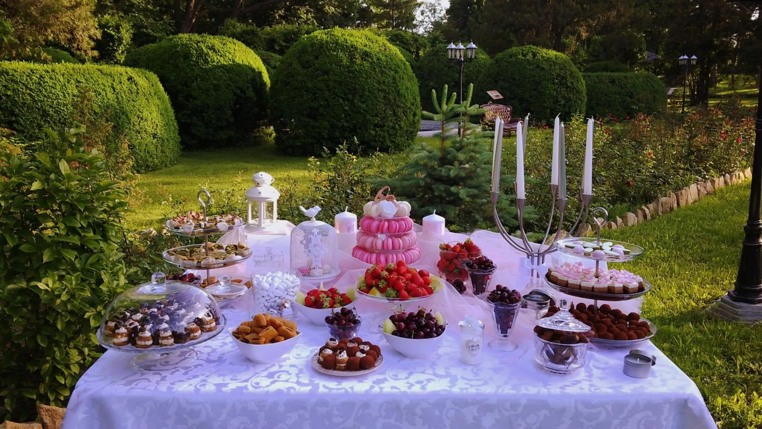 Food in Conac Polizu